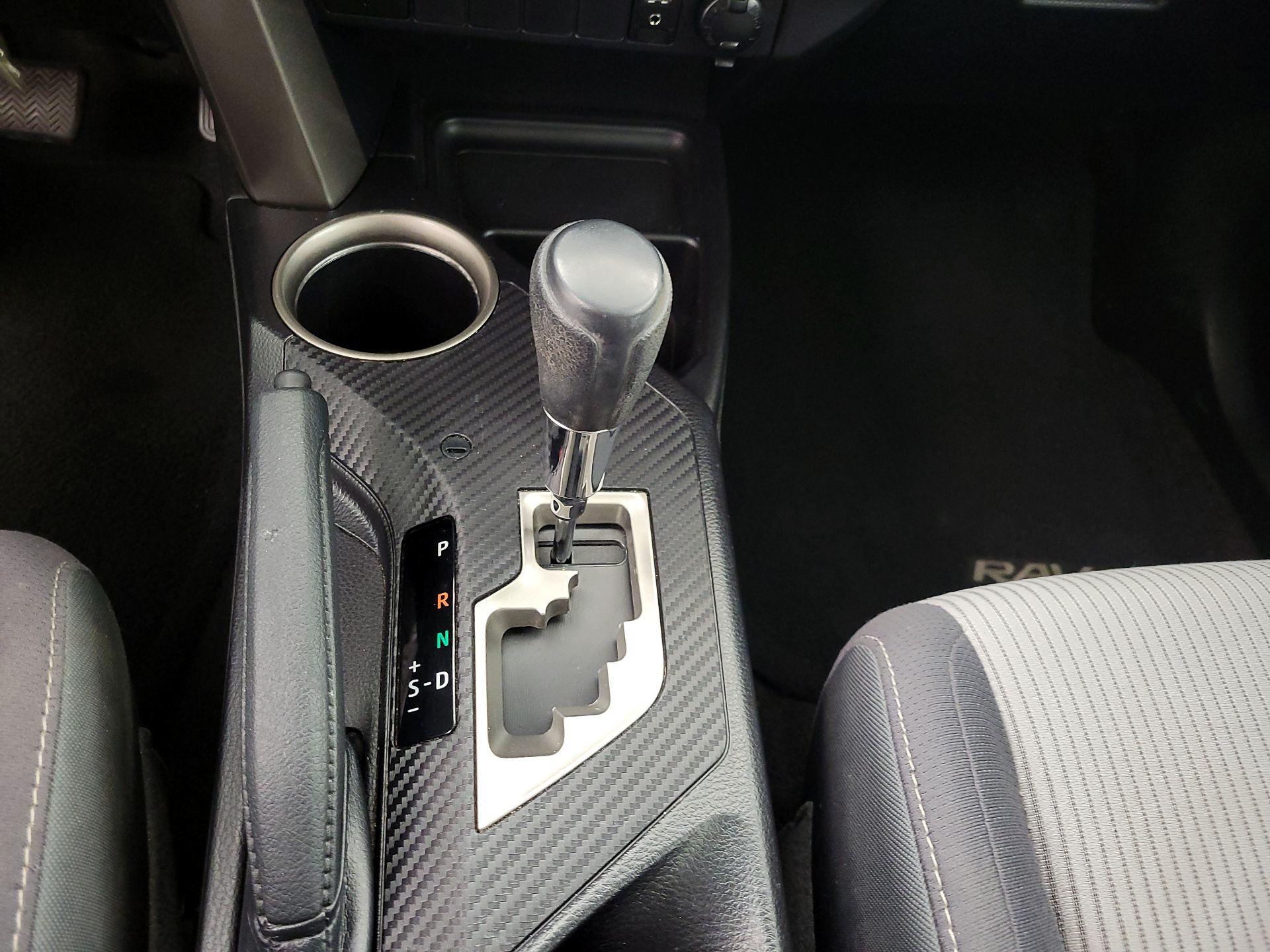 Thumbnail: 2015 Toyota RAV4 - 17