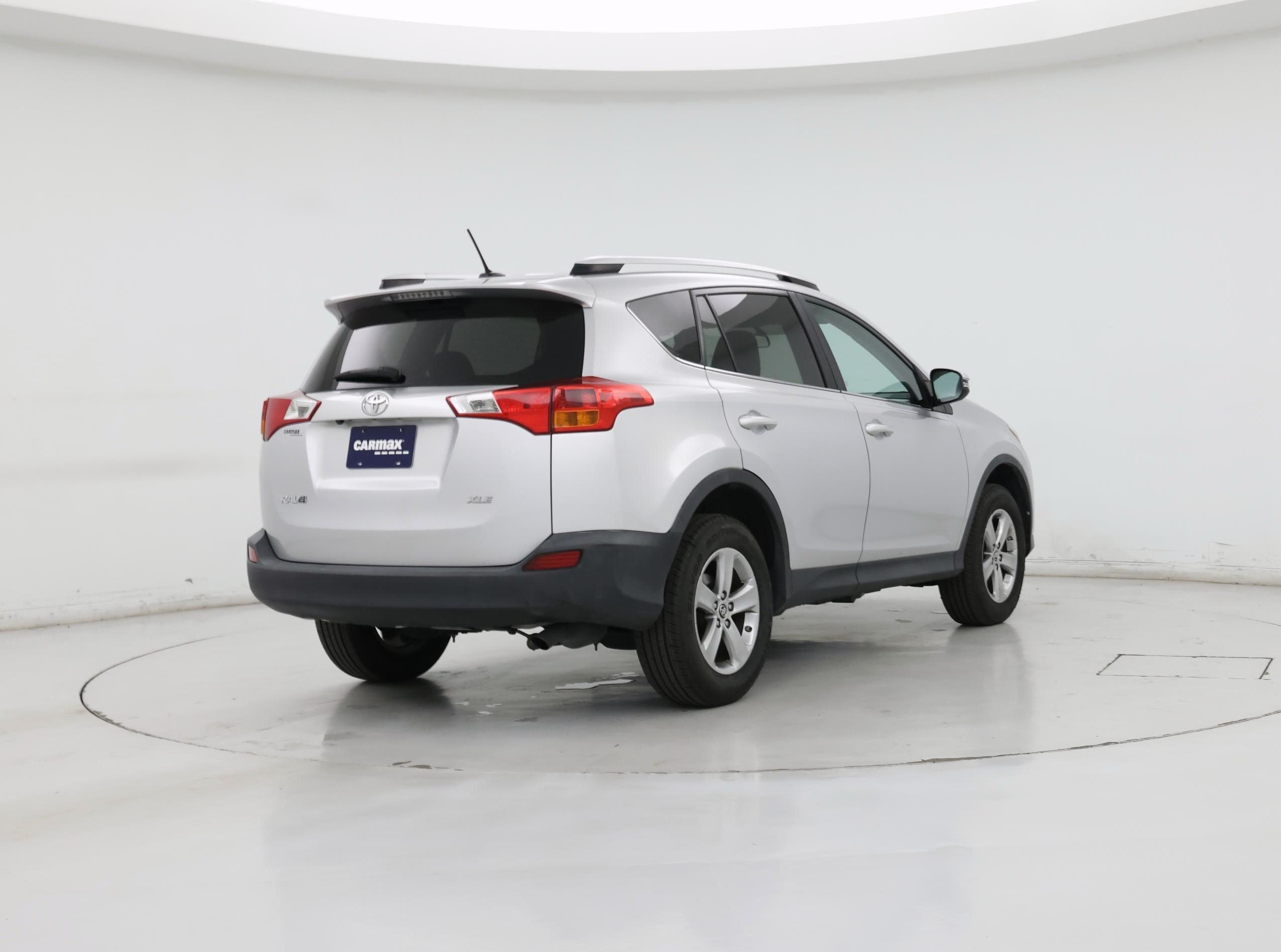 Thumbnail: 2015 Toyota RAV4 - 8