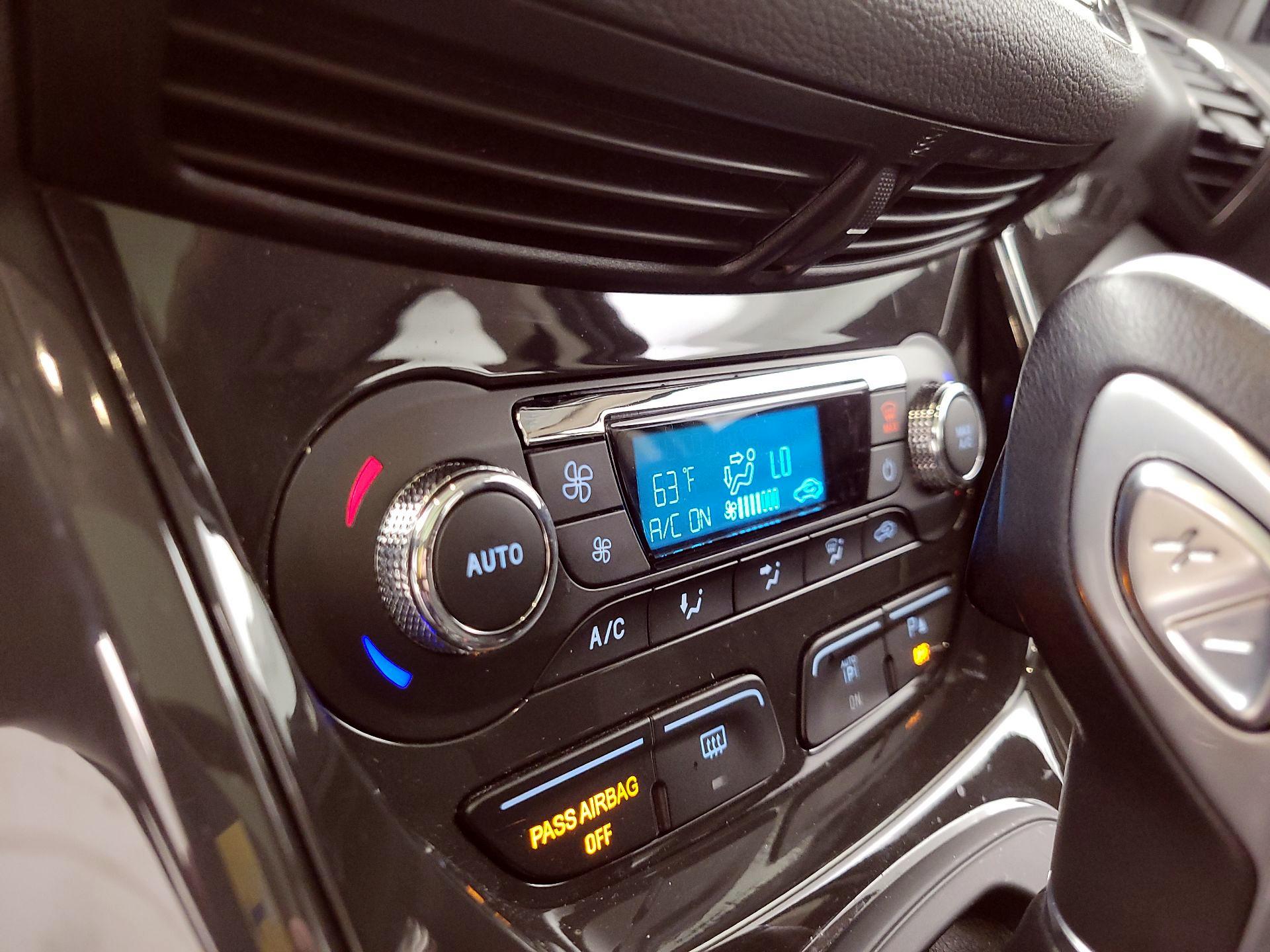 Thumbnail: 2016 Ford Escape - 17