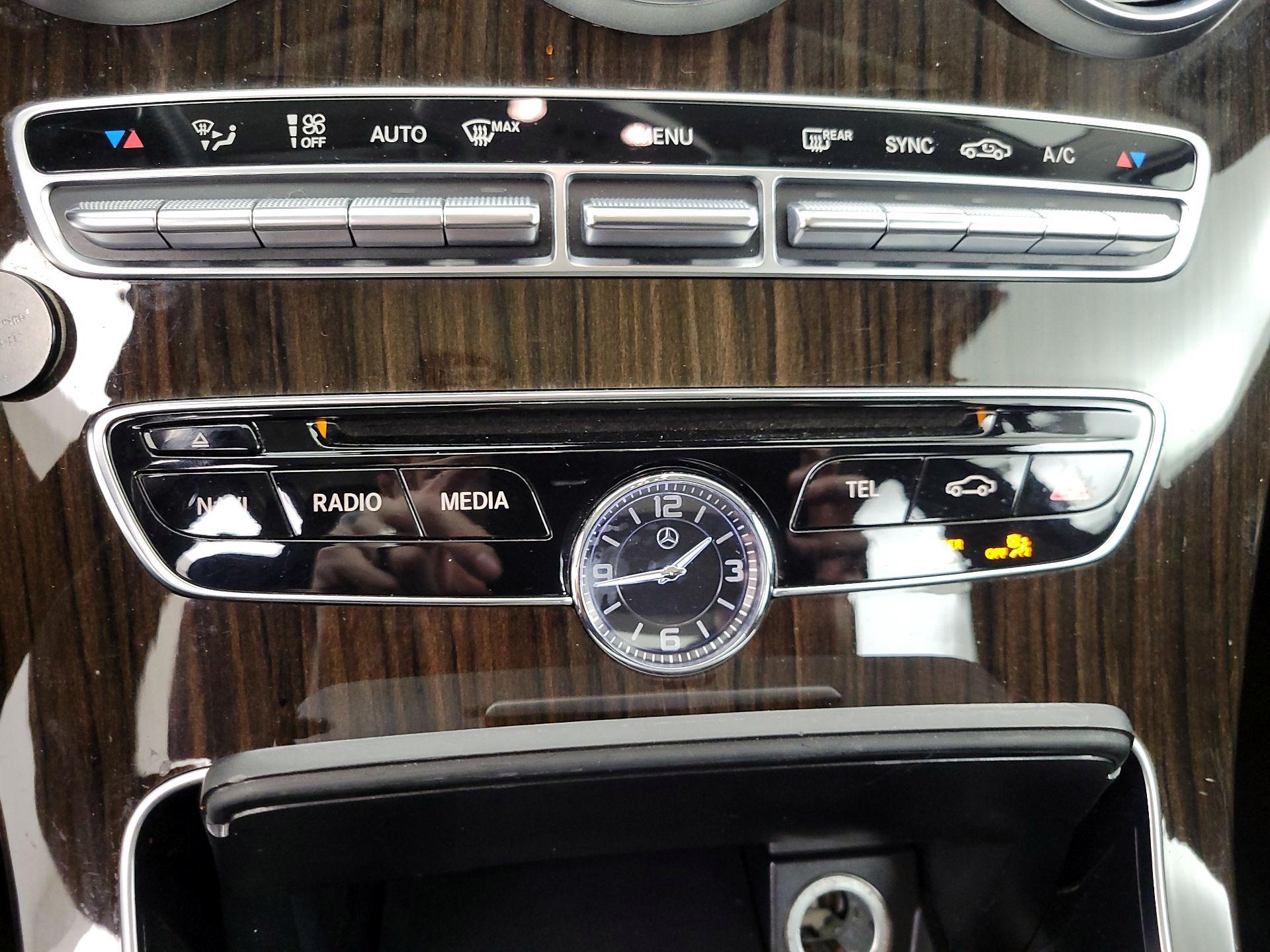 Thumbnail: 2016 Mercedes-Benz C-Class - 16