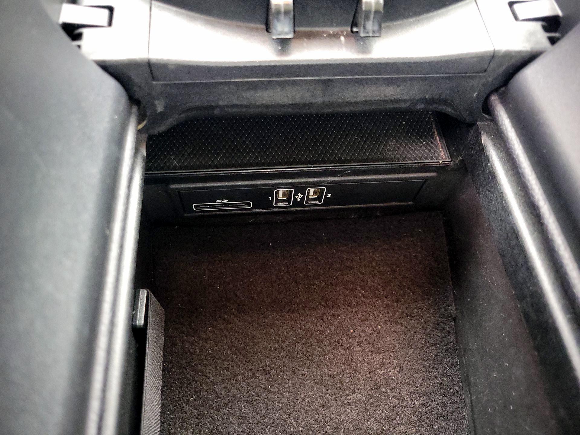 Thumbnail: 2016 Mercedes-Benz C-Class - 18