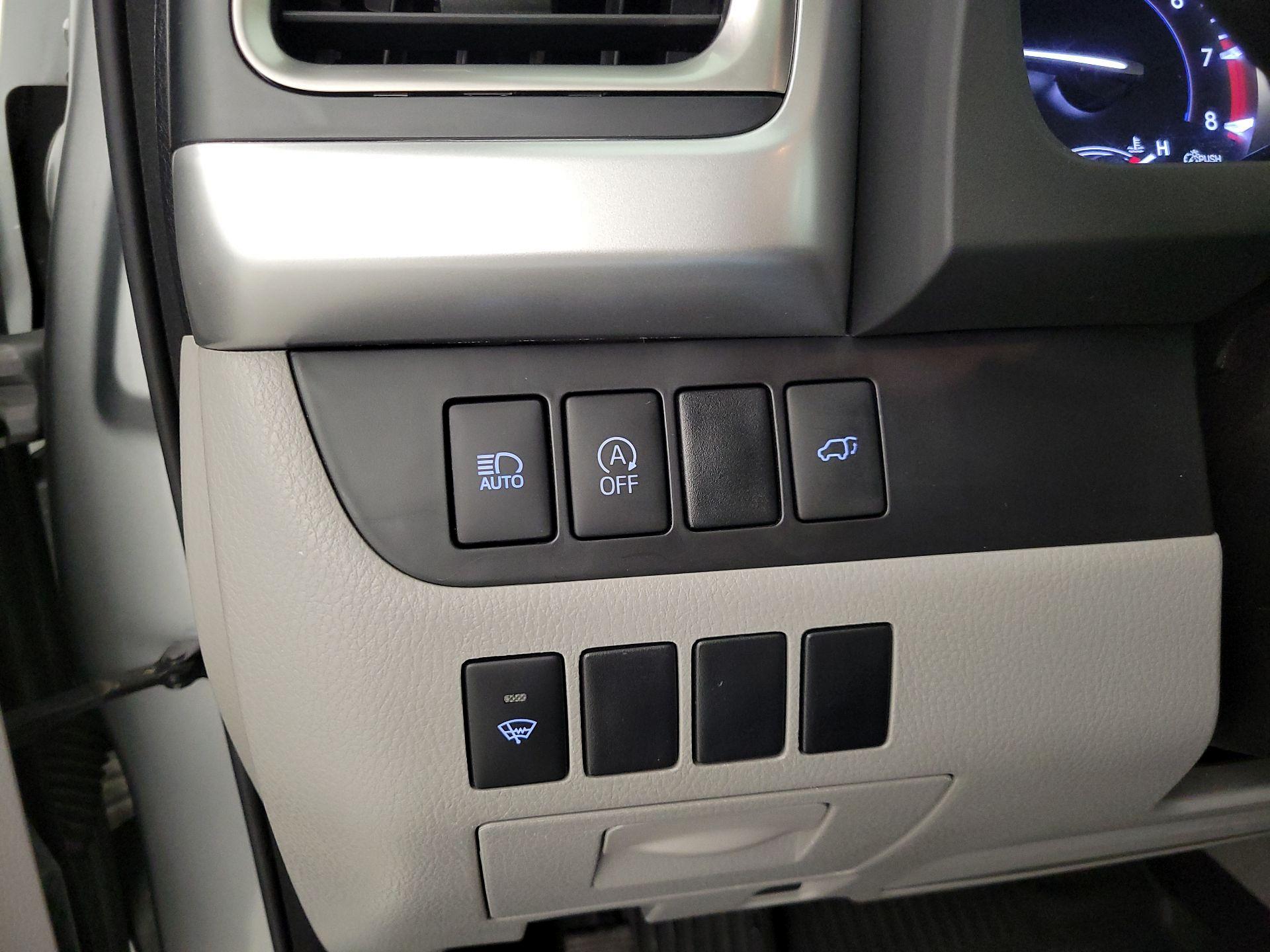 Thumbnail: 2017 Toyota Highlander - 13