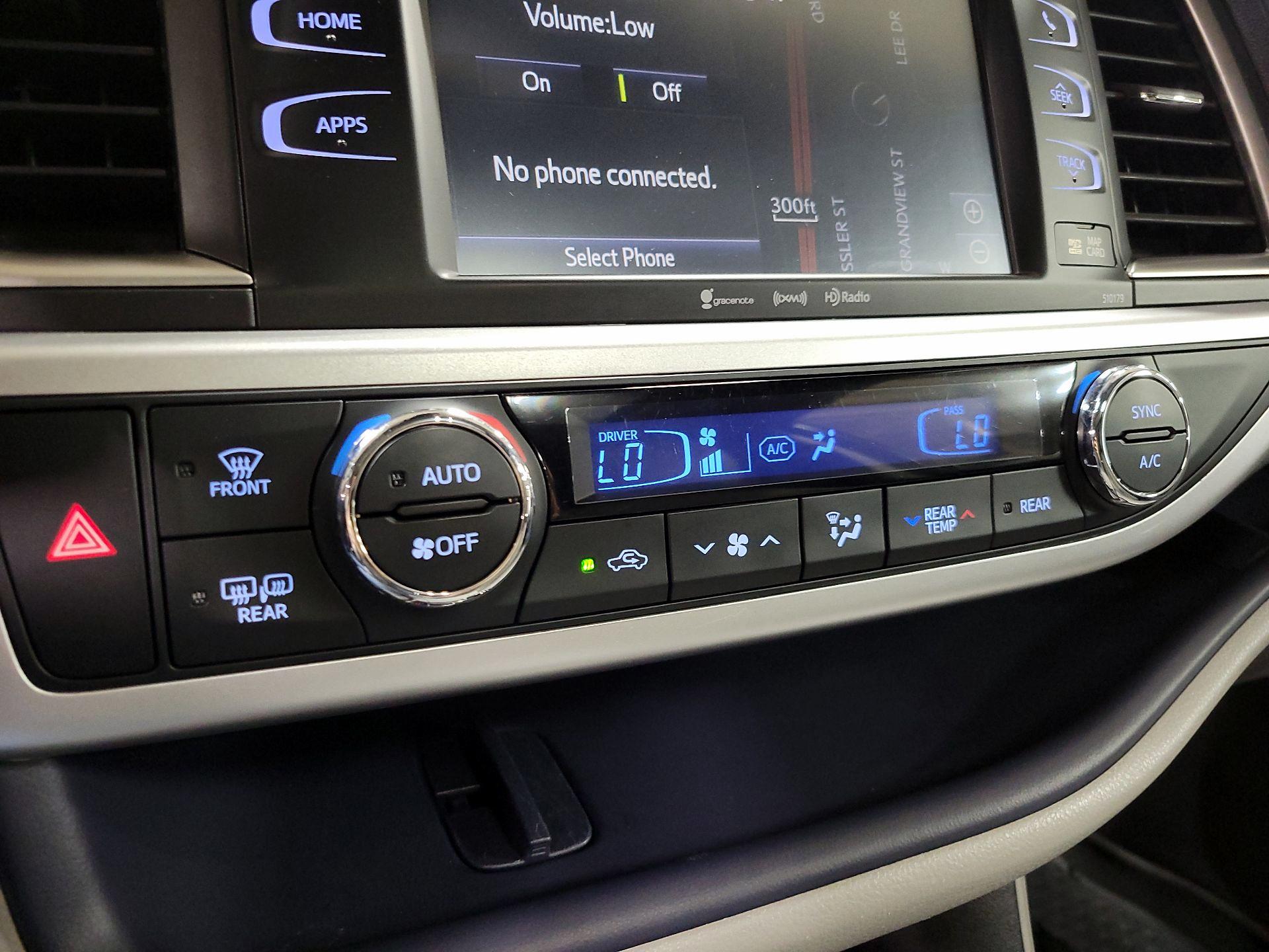 Thumbnail: 2017 Toyota Highlander - 17