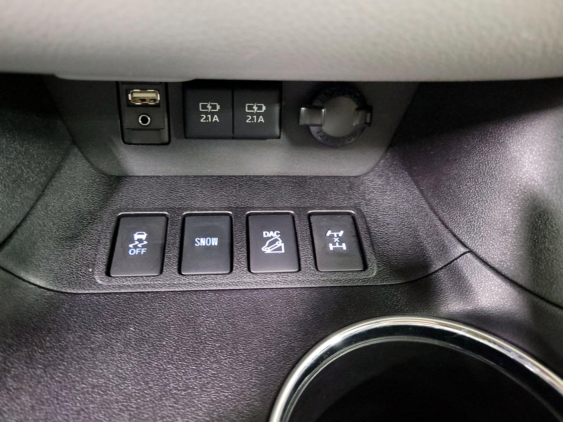 Thumbnail: 2017 Toyota Highlander - 19