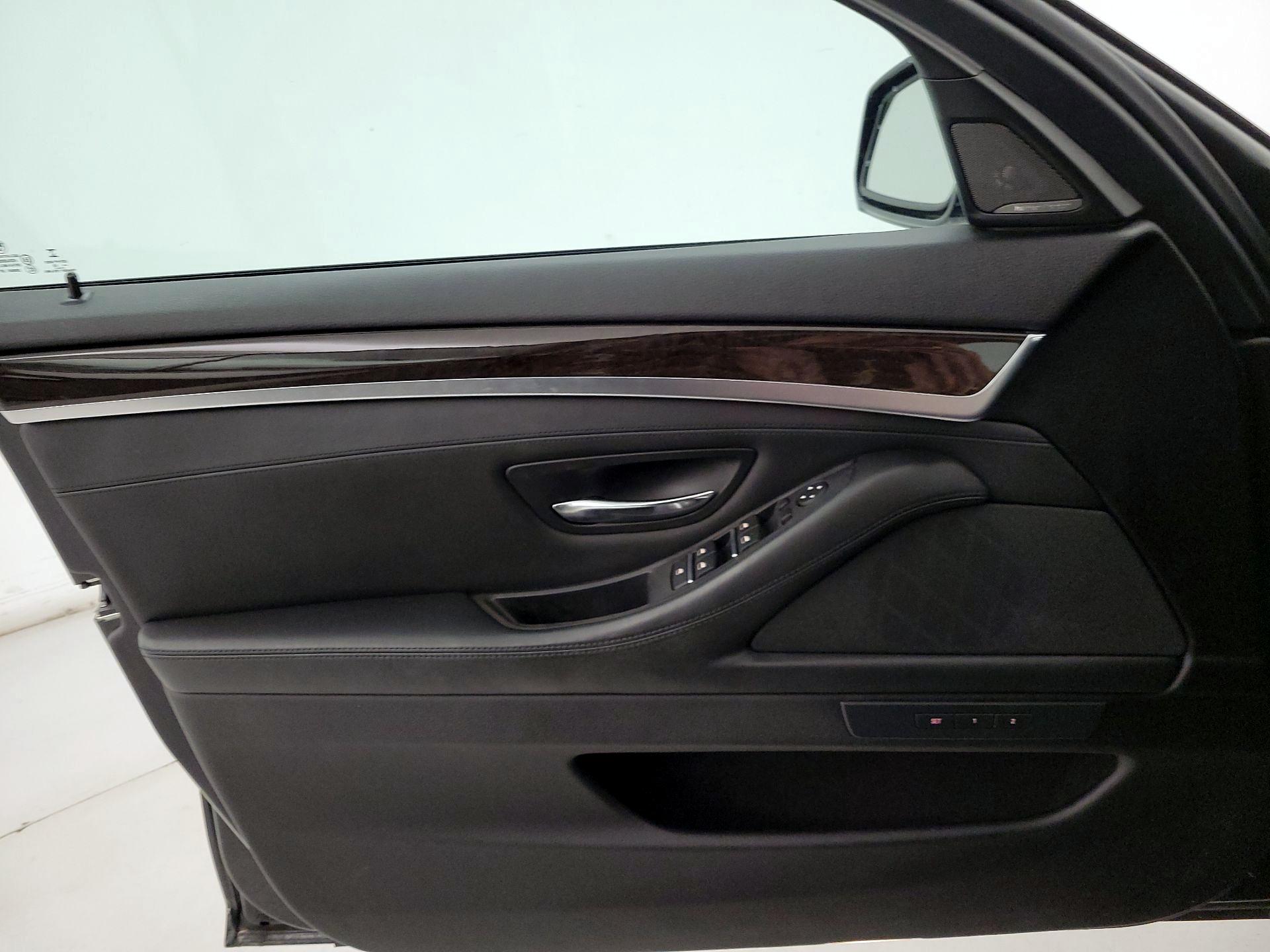 Thumbnail: 2015 BMW 5 Series - 12