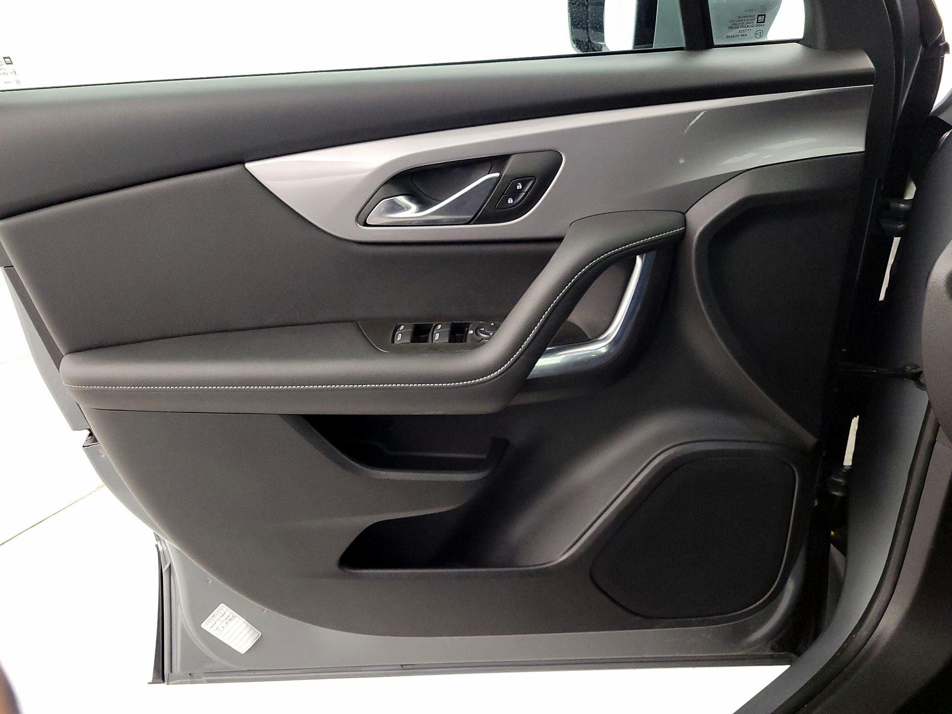 Thumbnail: 2025 Chevrolet Blazer - 12