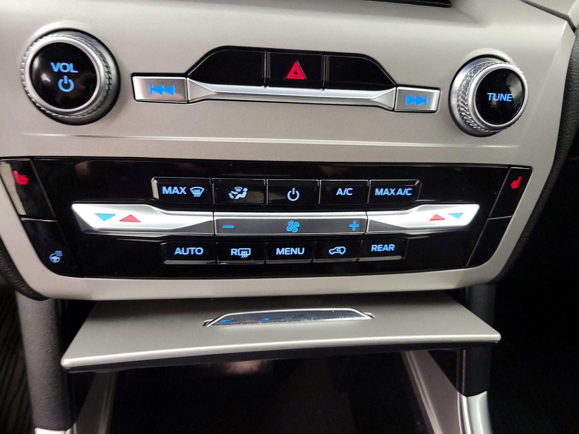 Thumbnail: 2023 Ford Explorer - 16