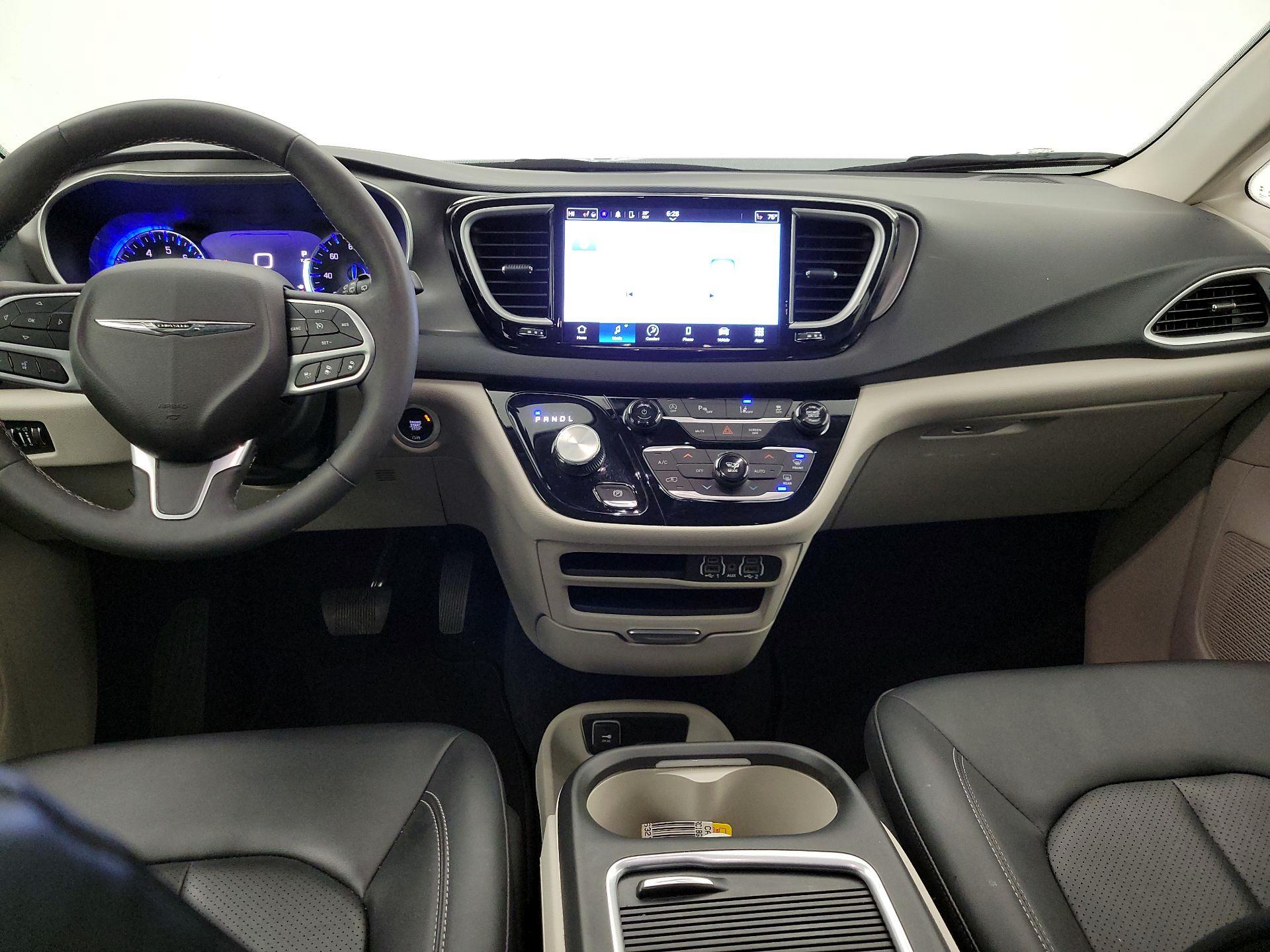 Thumbnail: 2024 Chrysler Pacifica - 9