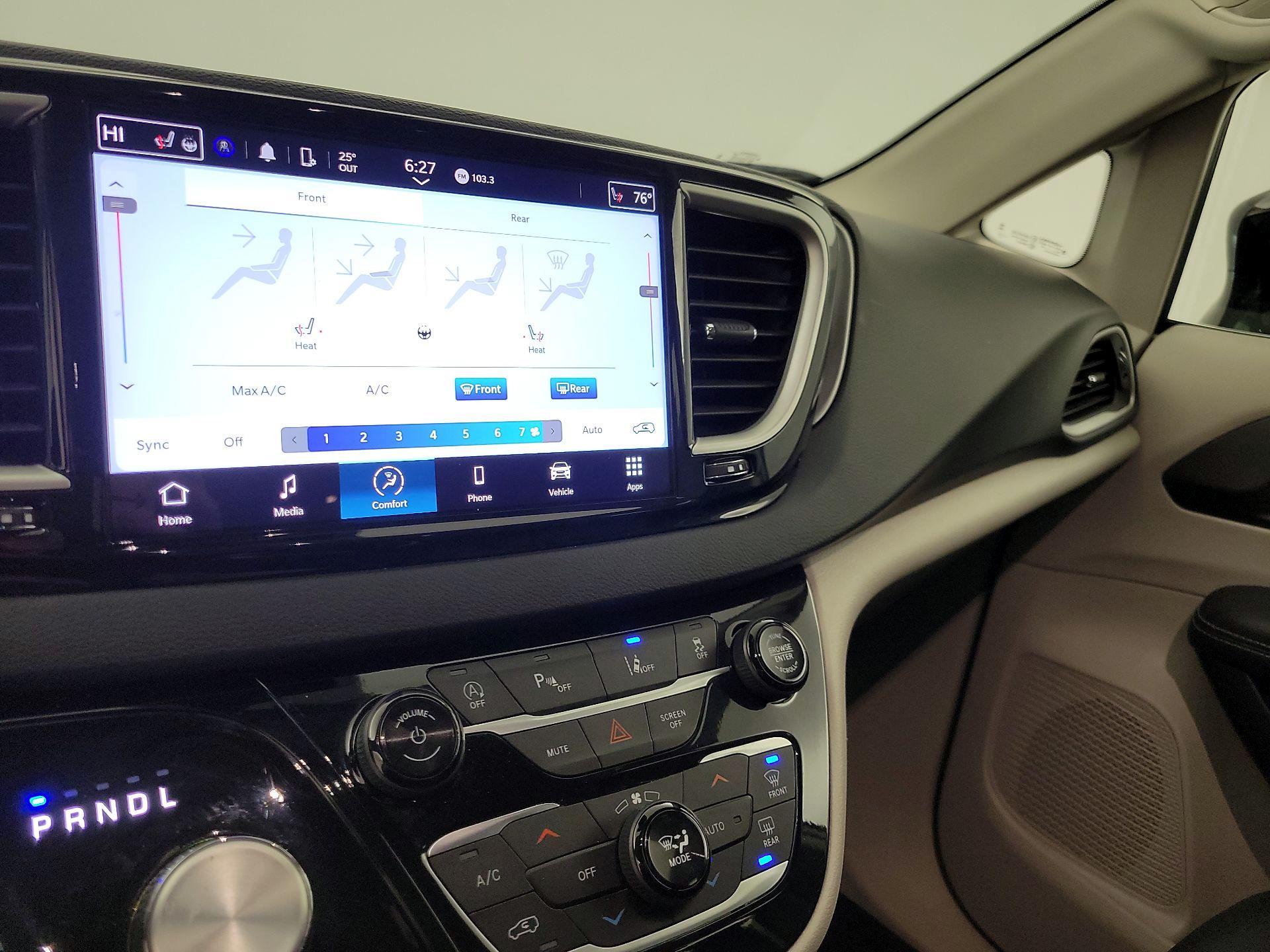 Thumbnail: 2024 Chrysler Pacifica - 16