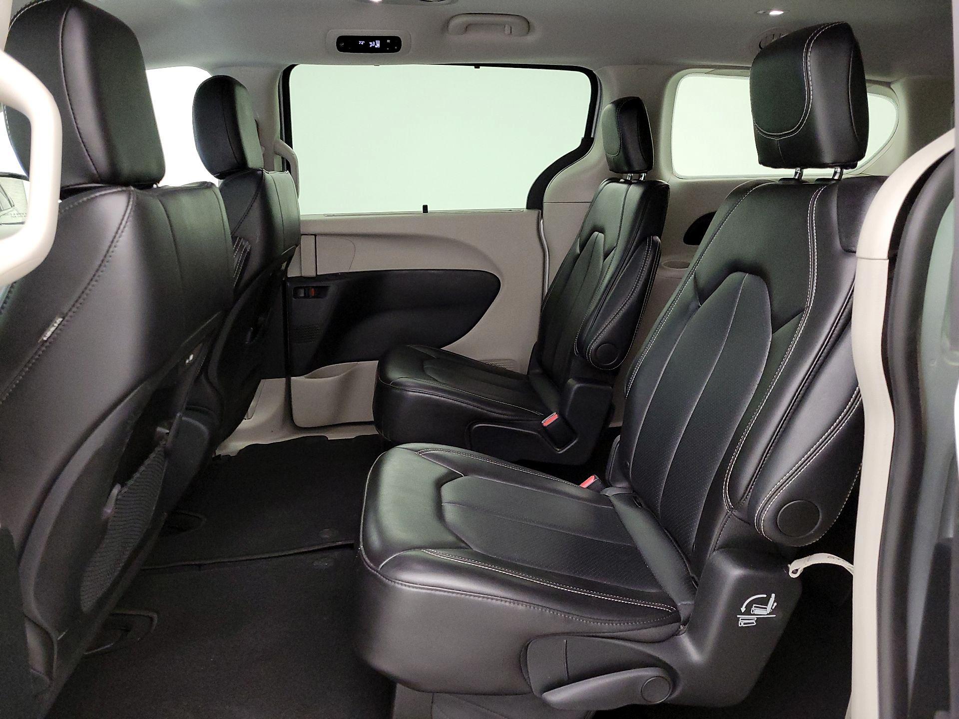 Thumbnail: 2024 Chrysler Pacifica - 19