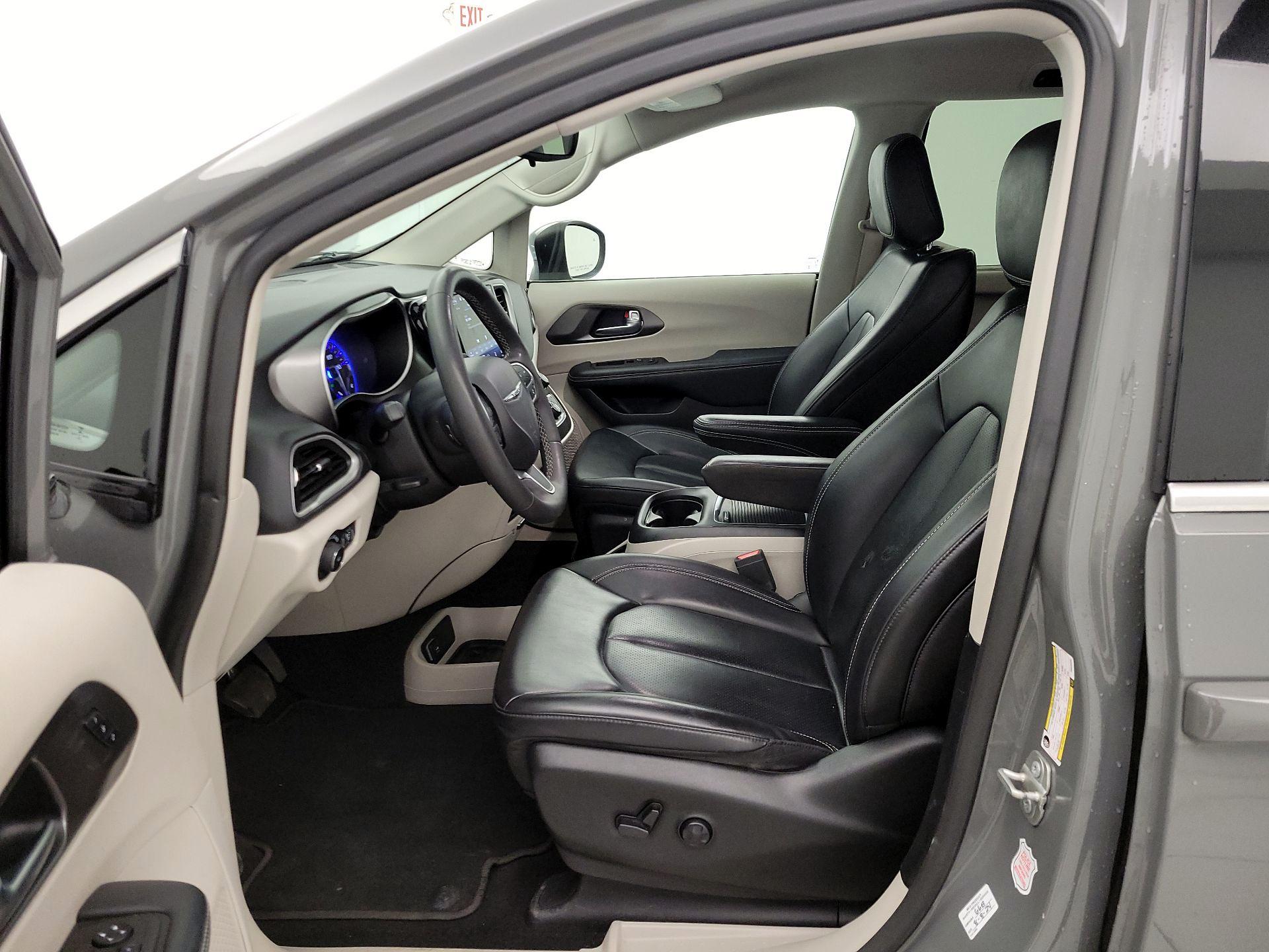 Thumbnail: 2023 Chrysler Pacifica - 11