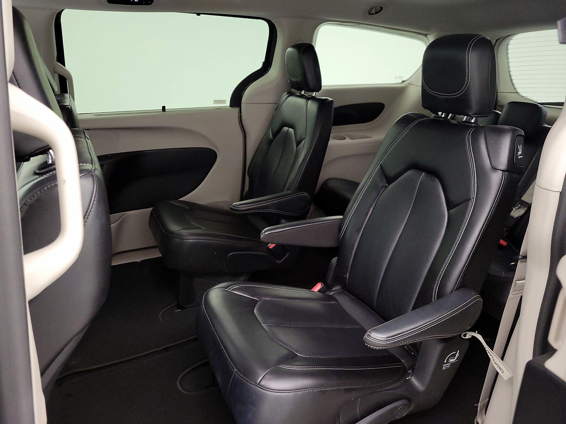 Thumbnail: 2023 Chrysler Pacifica - 19