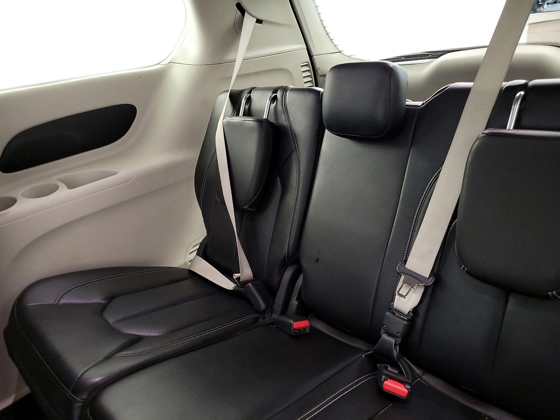 Thumbnail: 2023 Chrysler Pacifica - 20