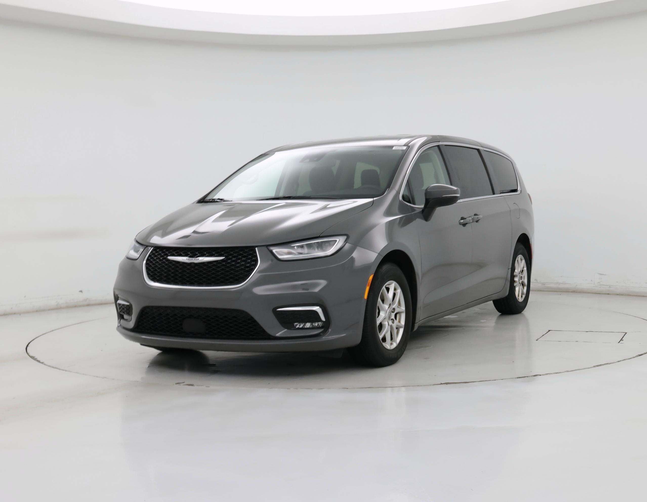 Thumbnail: 2023 Chrysler Pacifica - 4