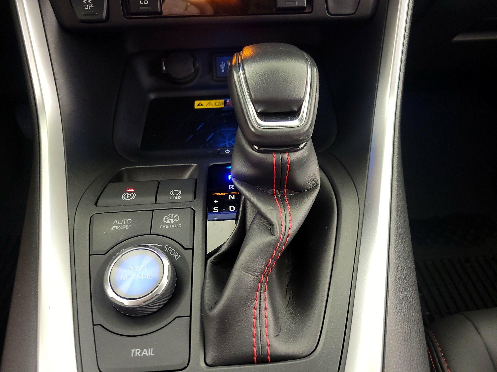 Thumbnail: 2023 Toyota RAV4 - 17