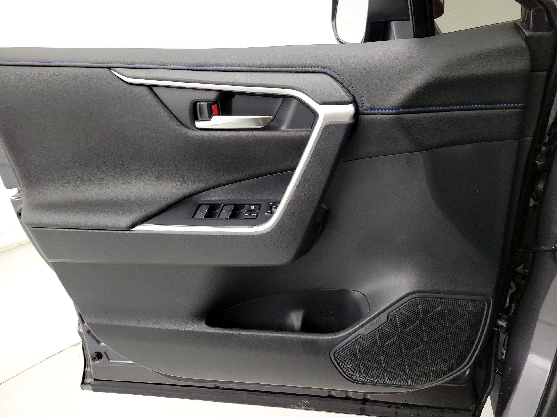 Thumbnail: 2023 Toyota RAV4 - 12