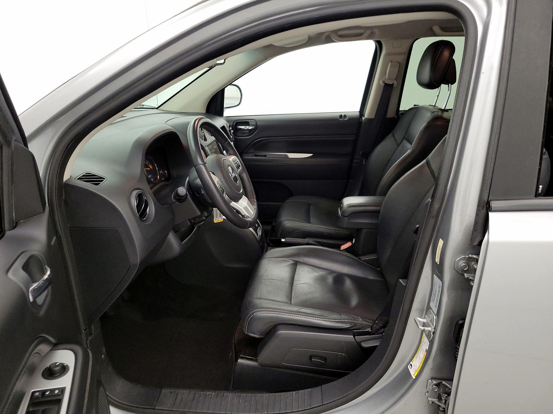 Thumbnail: 2015 Jeep Compass - 11