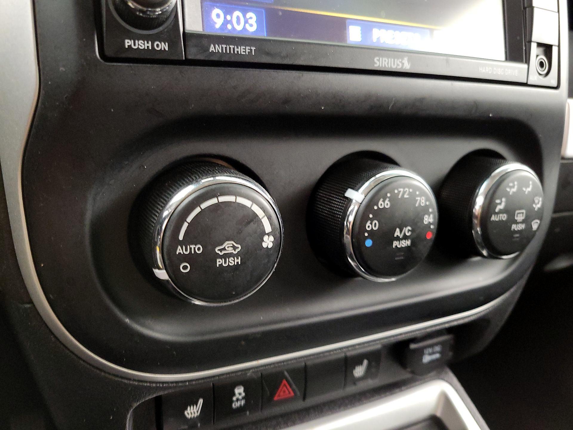 Thumbnail: 2015 Jeep Compass - 15