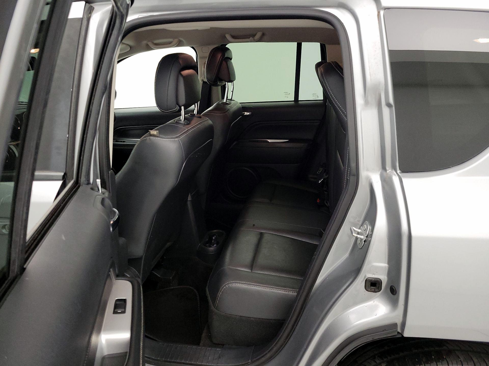 Thumbnail: 2015 Jeep Compass - 17