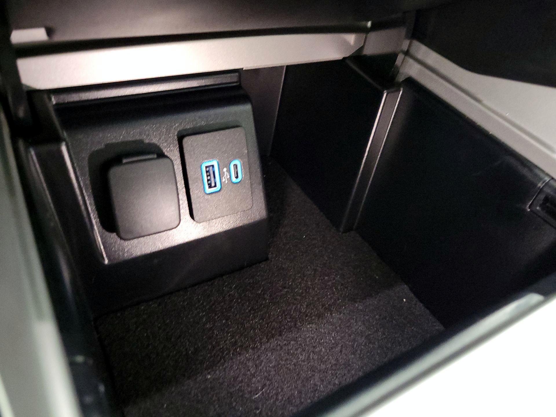 Thumbnail: 2021 Ford Explorer - 19