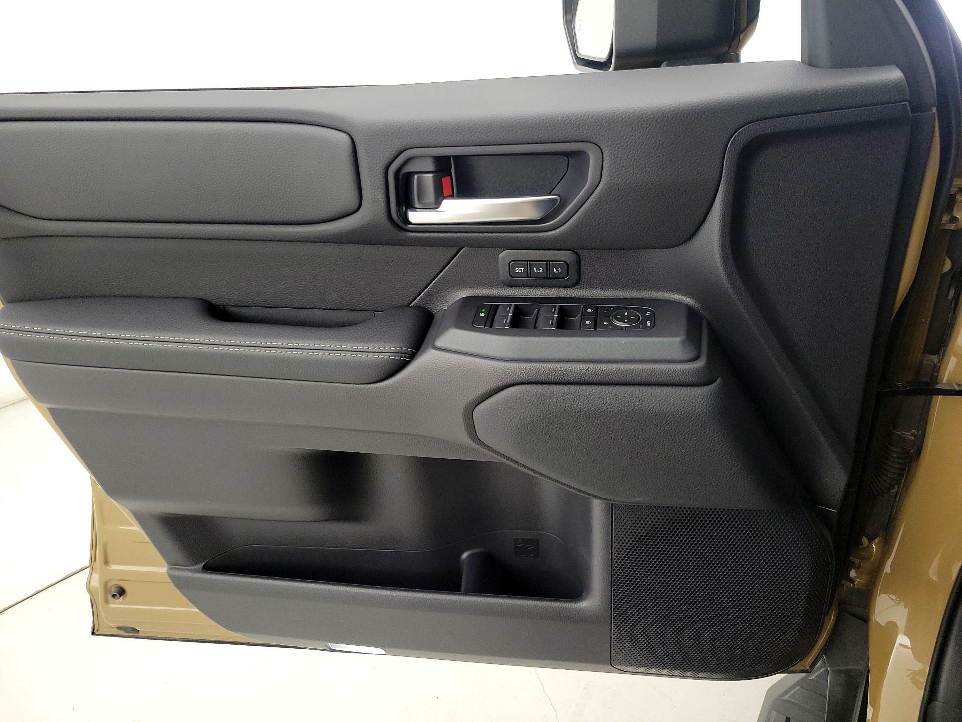 Thumbnail: 2025 Toyota Land Cruiser - 12