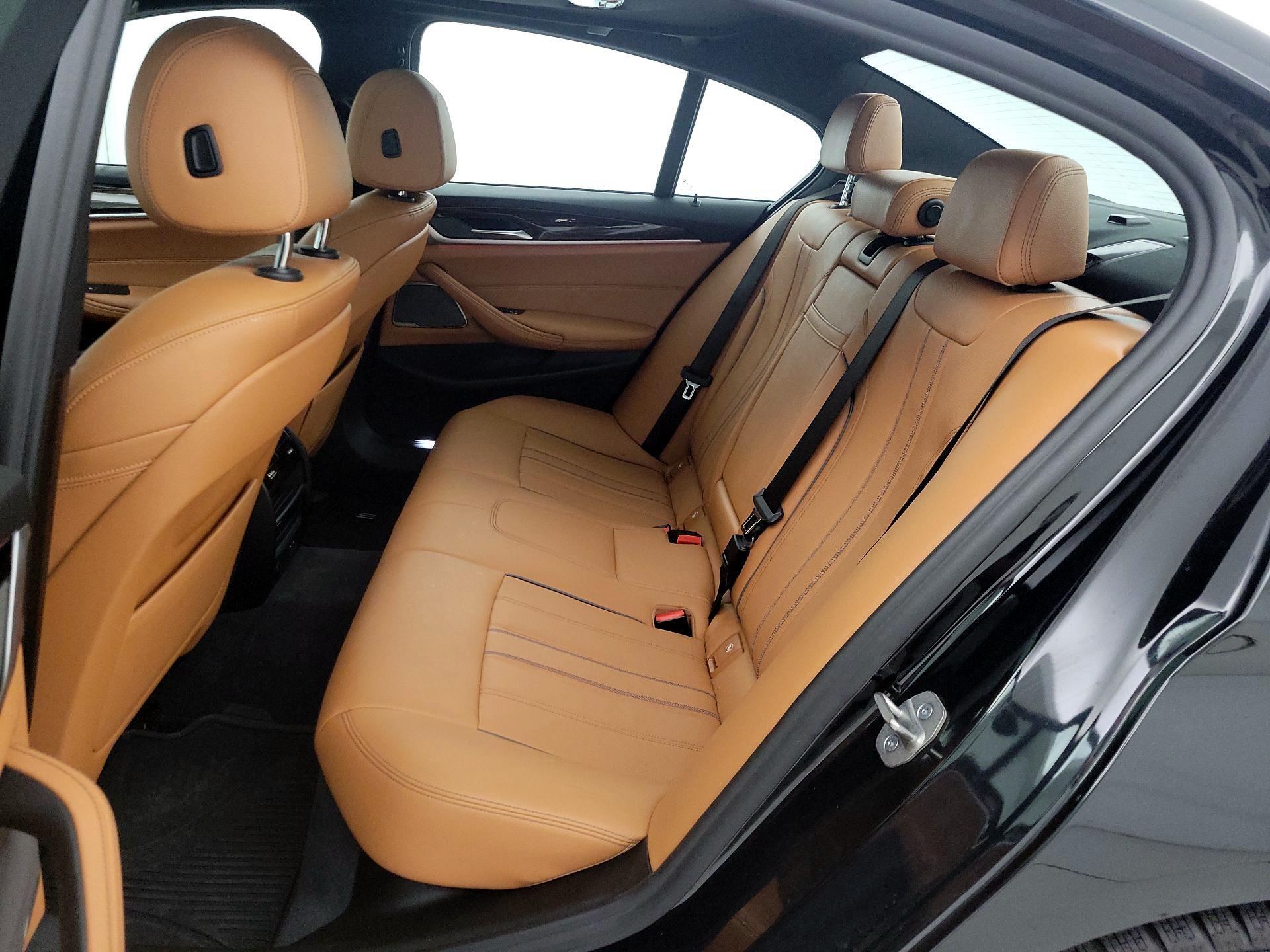 Thumbnail: 2022 BMW 5 Series - 20