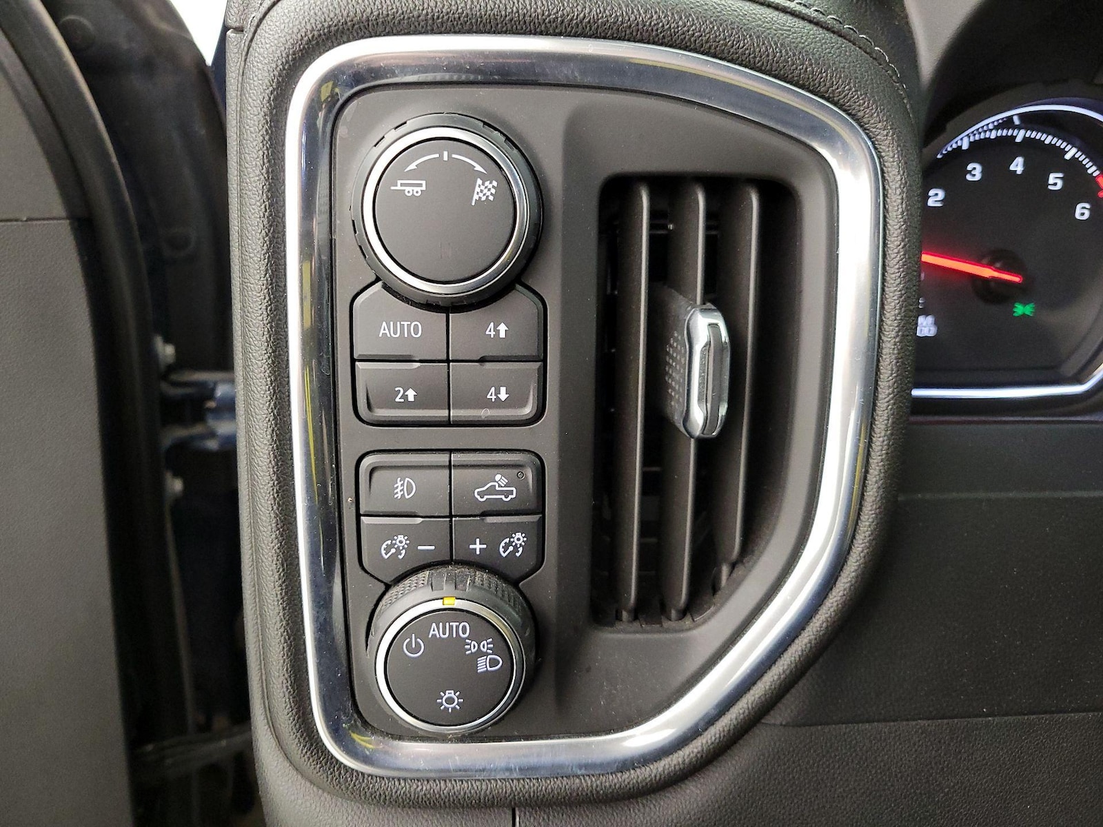 2019 Chevrolet Silverado 1500 RST - Photo 14