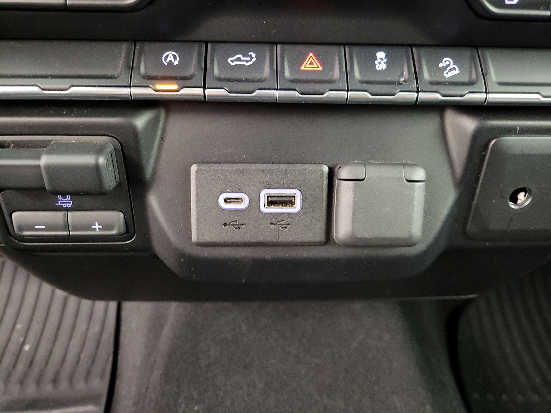 Thumbnail: 2019 Chevrolet Silverado 1500 - 18