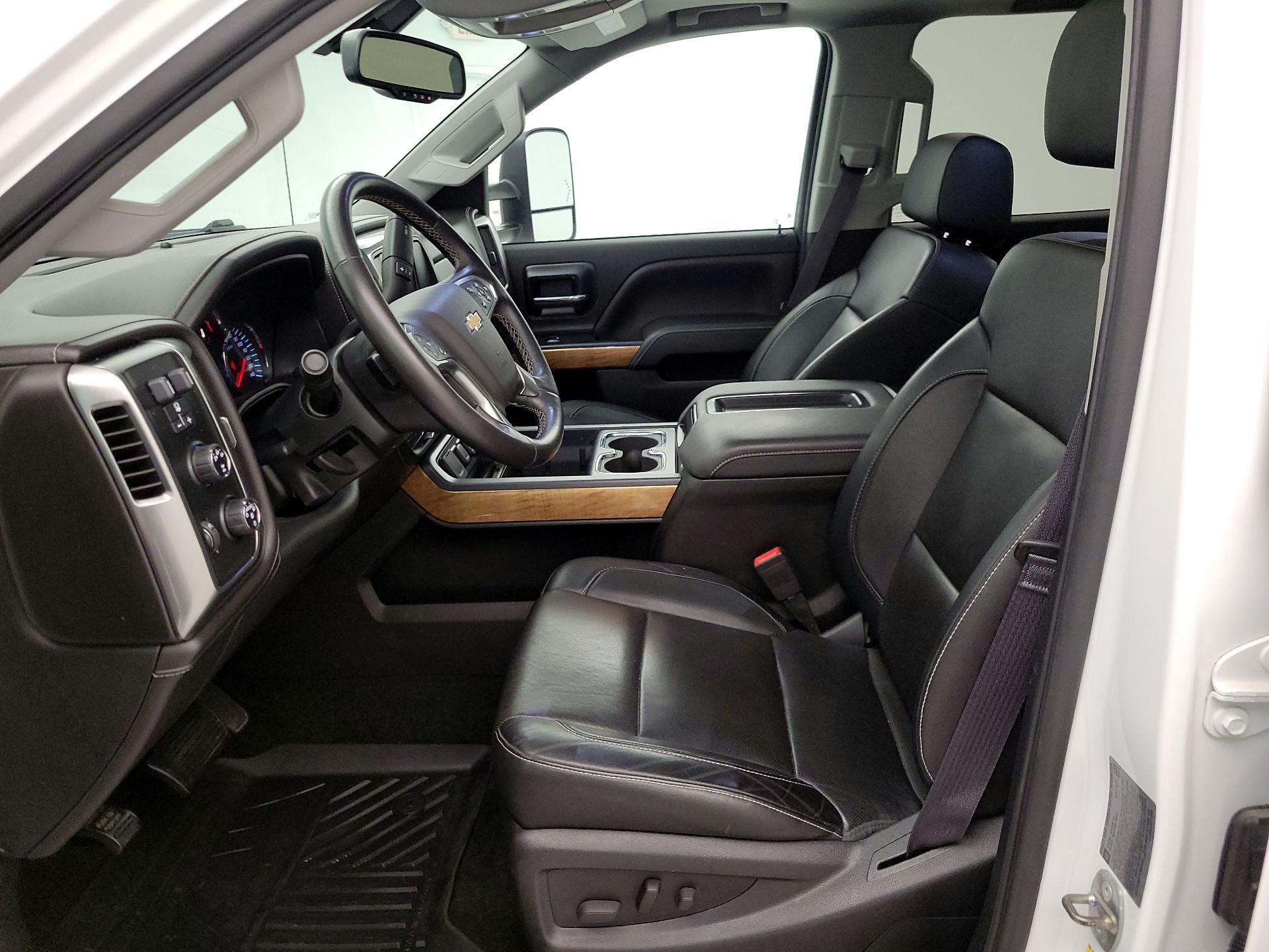 Thumbnail: 2015 Chevrolet Silverado 3500 - 11