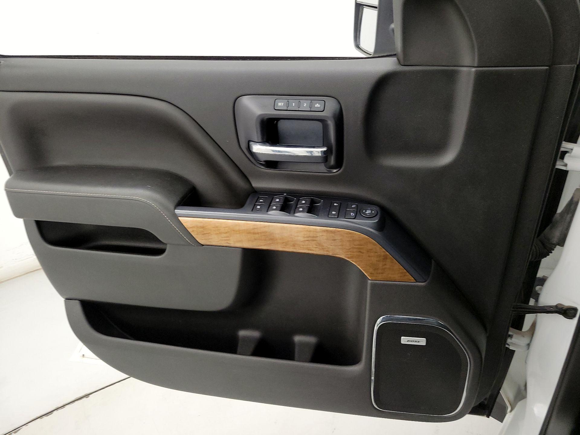 Thumbnail: 2015 Chevrolet Silverado 3500 - 12