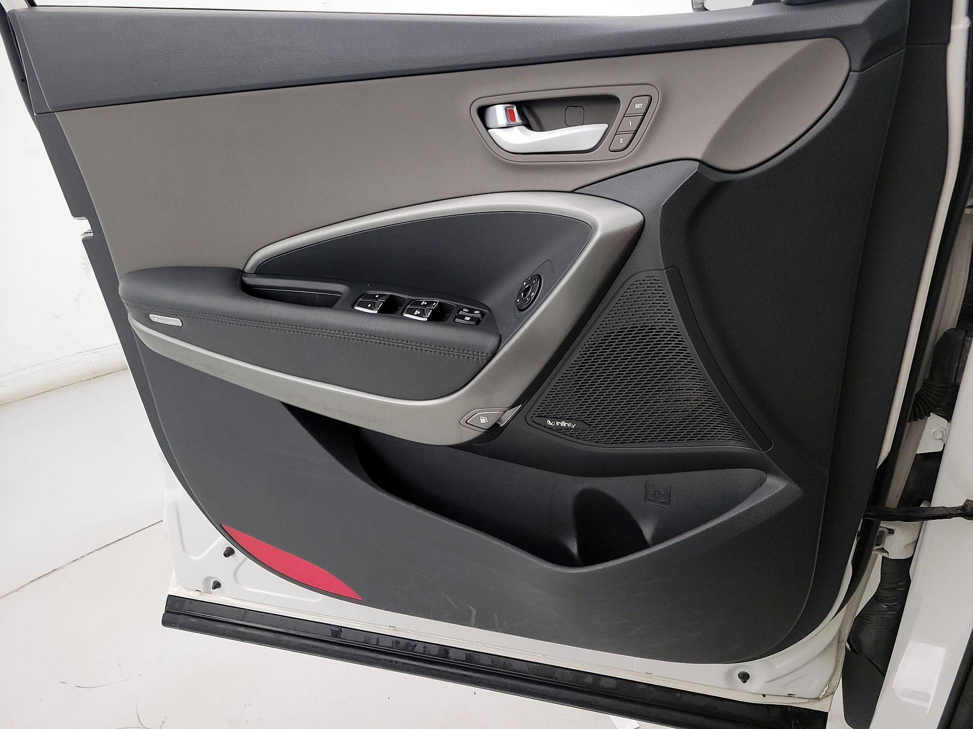 Thumbnail: 2017 Hyundai Santa Fe - 12