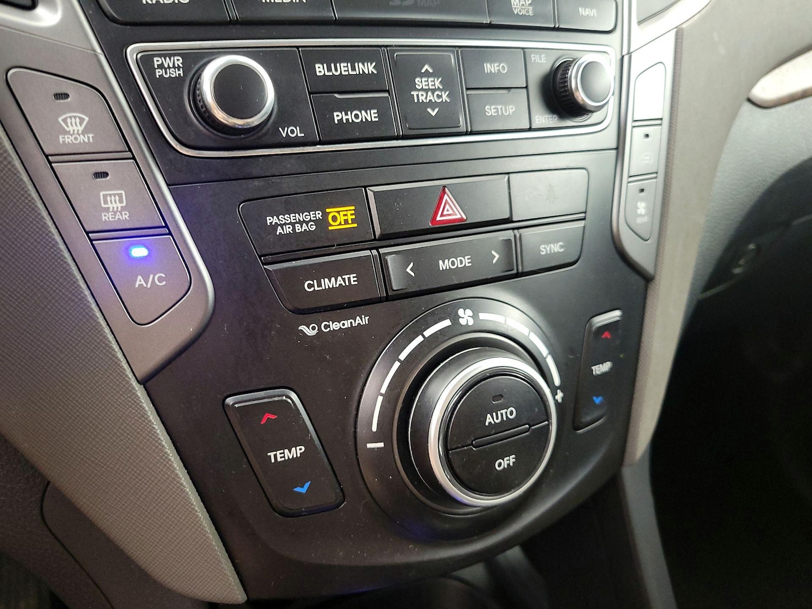2017 Hyundai Santa Fe Limited Ultimate - Photo 18