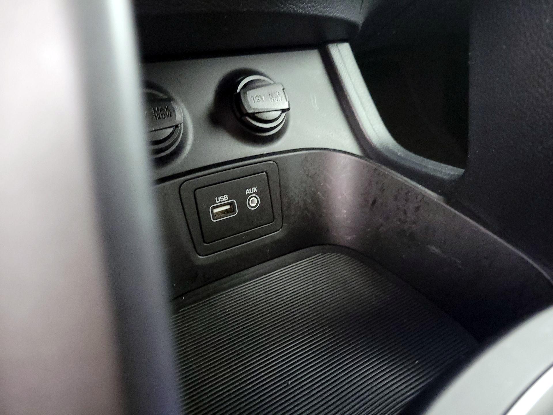 Thumbnail: 2017 Hyundai Santa Fe - 19