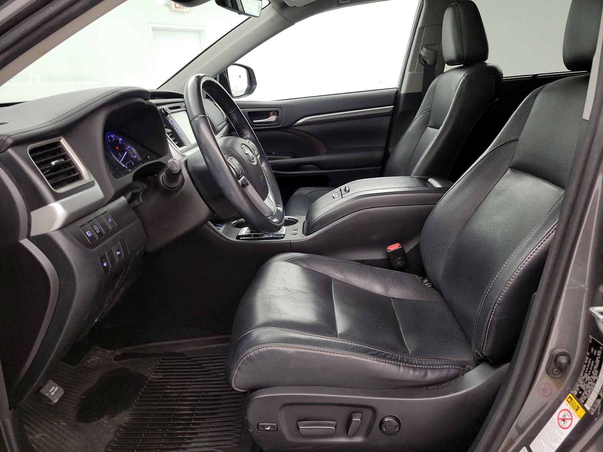 Thumbnail: 2018 Toyota Highlander - 11