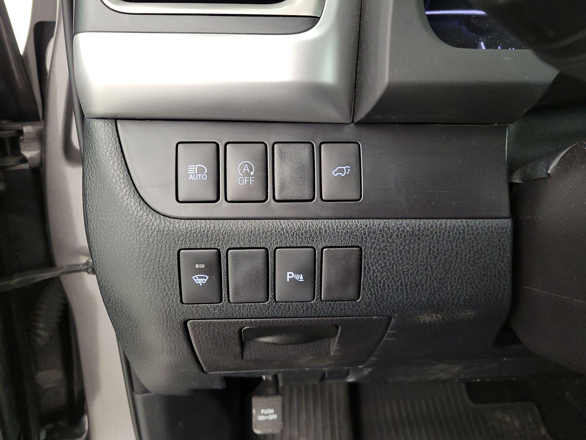 Thumbnail: 2018 Toyota Highlander - 13