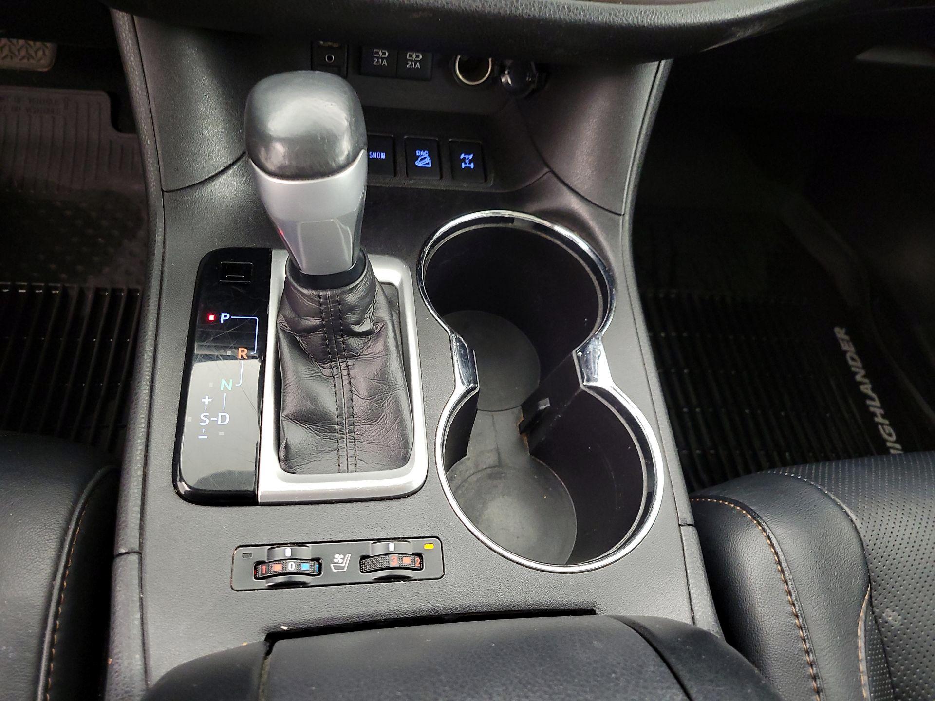 Thumbnail: 2018 Toyota Highlander - 18