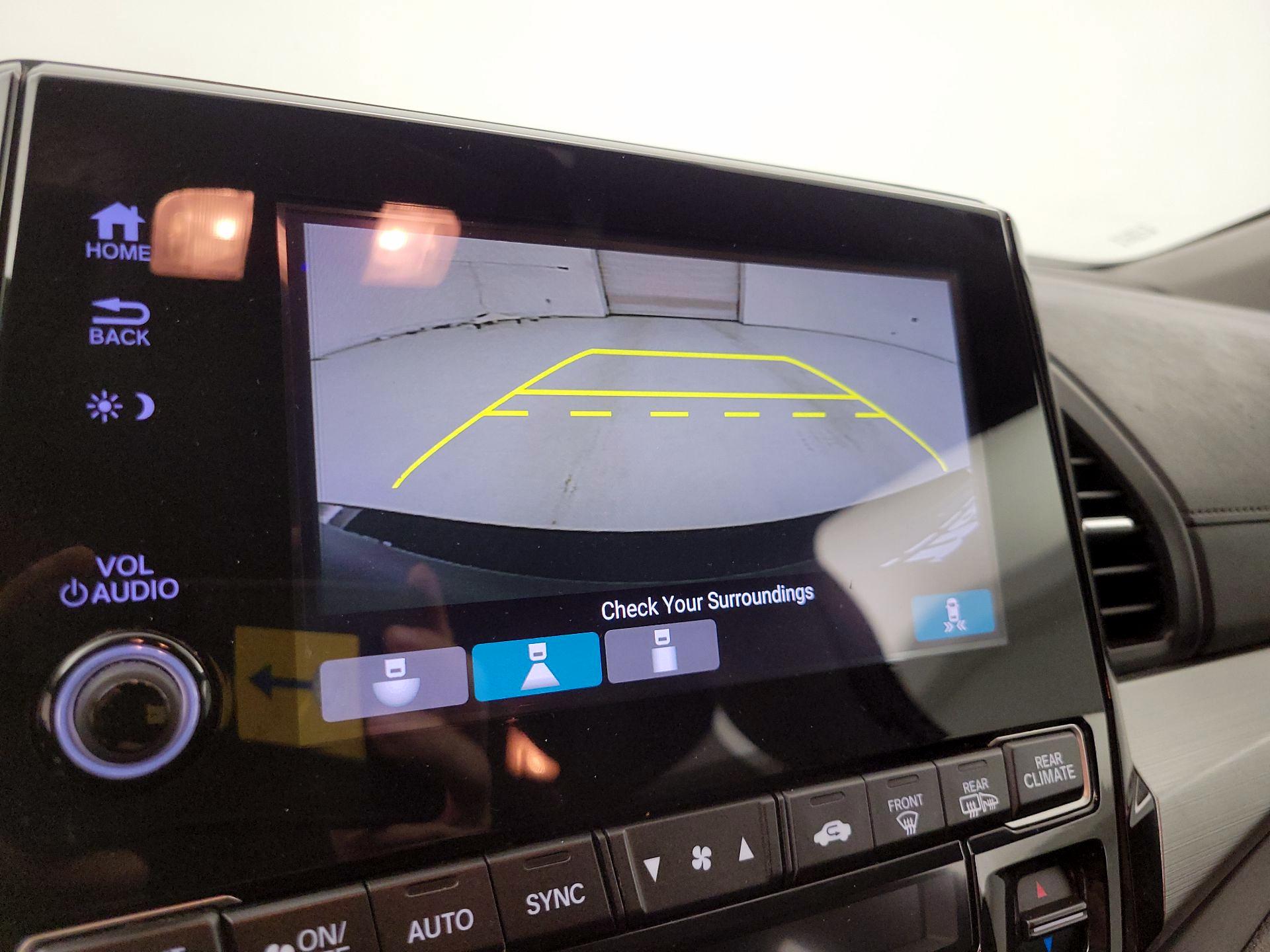 Thumbnail: 2018 Honda Odyssey - 14
