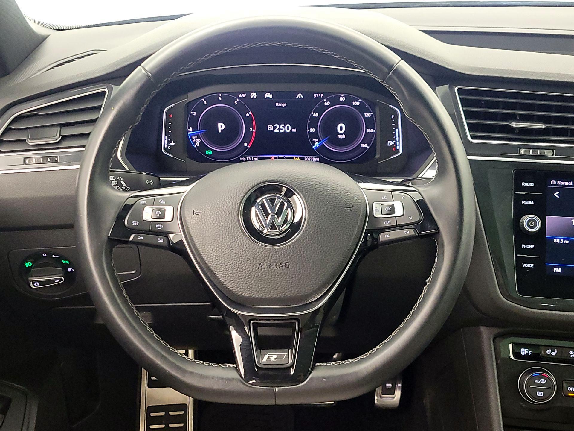 Thumbnail: 2020 Volkswagen Tiguan - 10