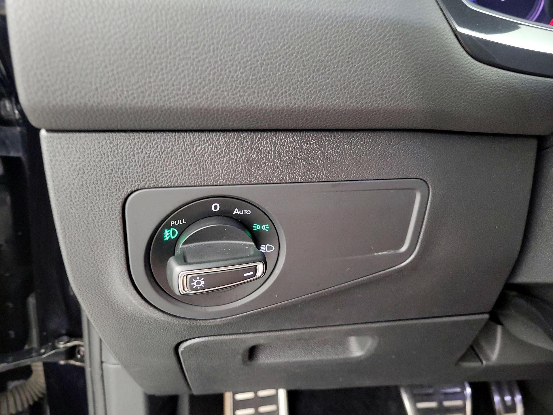 Thumbnail: 2020 Volkswagen Tiguan - 13