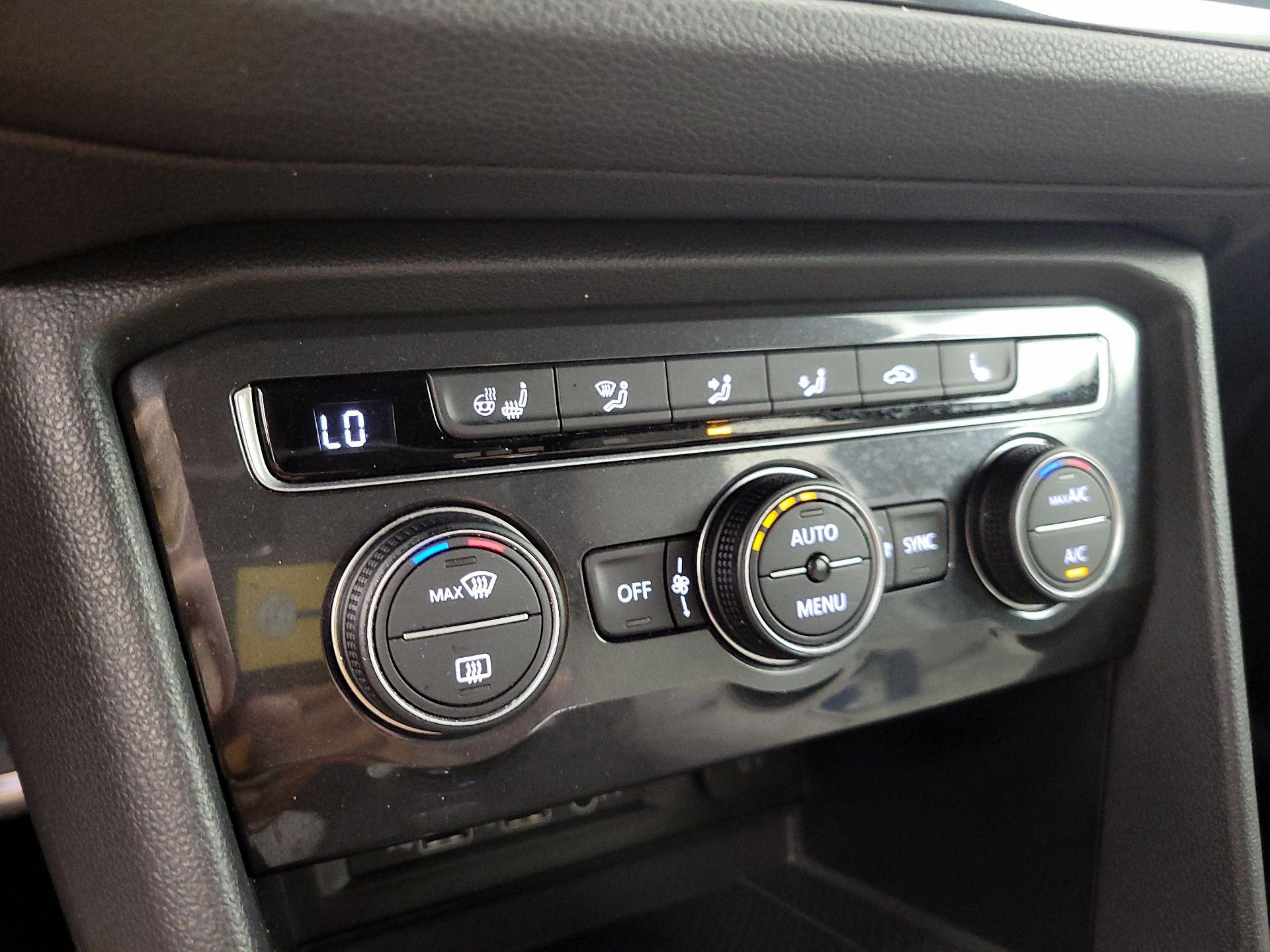 Thumbnail: 2020 Volkswagen Tiguan - 16