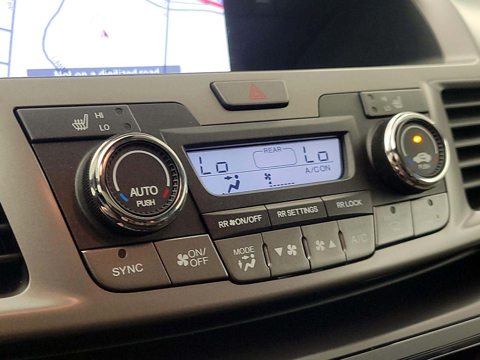 Thumbnail: 2016 Honda Odyssey - 17