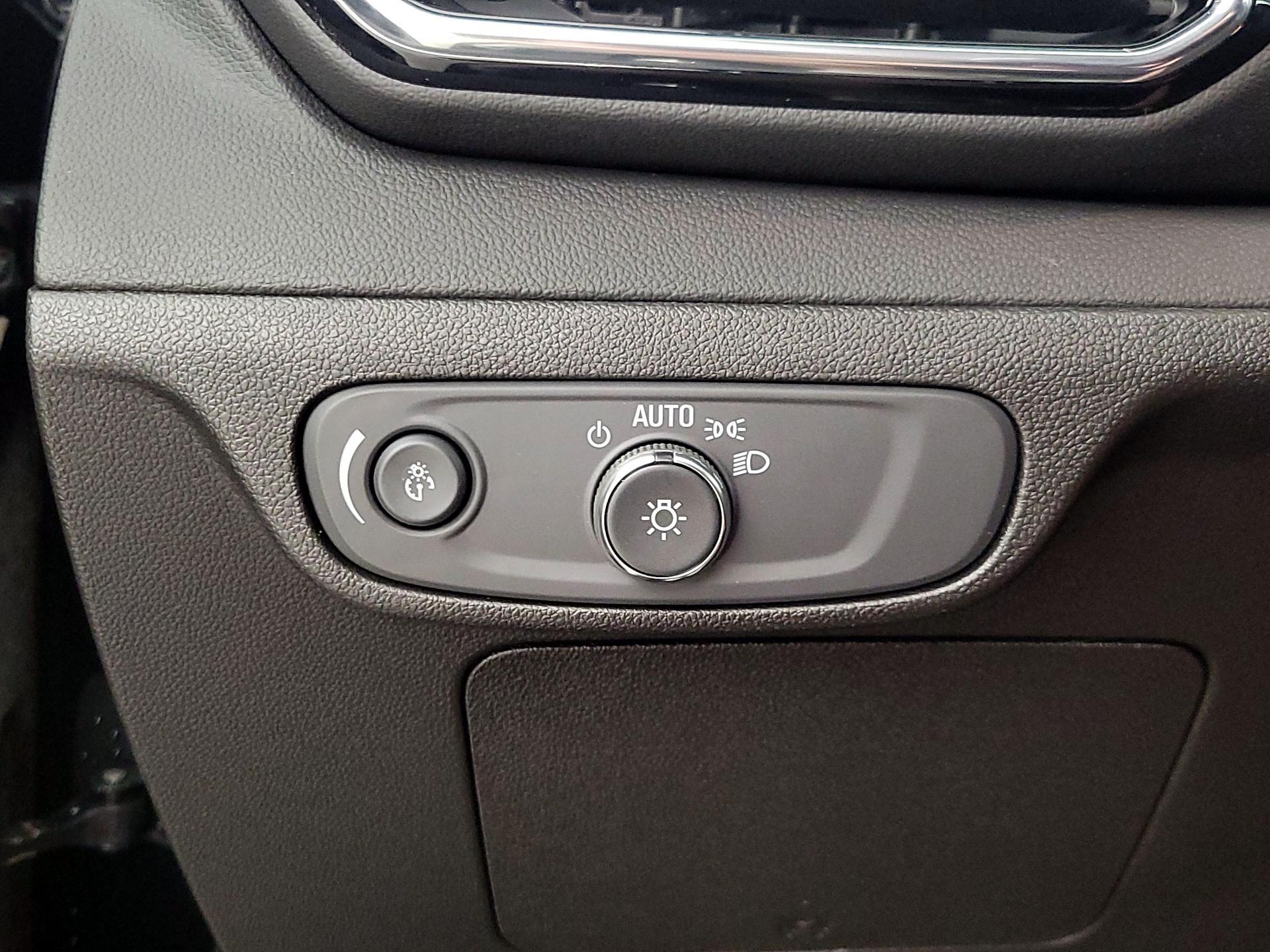 Thumbnail: 2023 Chevrolet Bolt EUV - 13