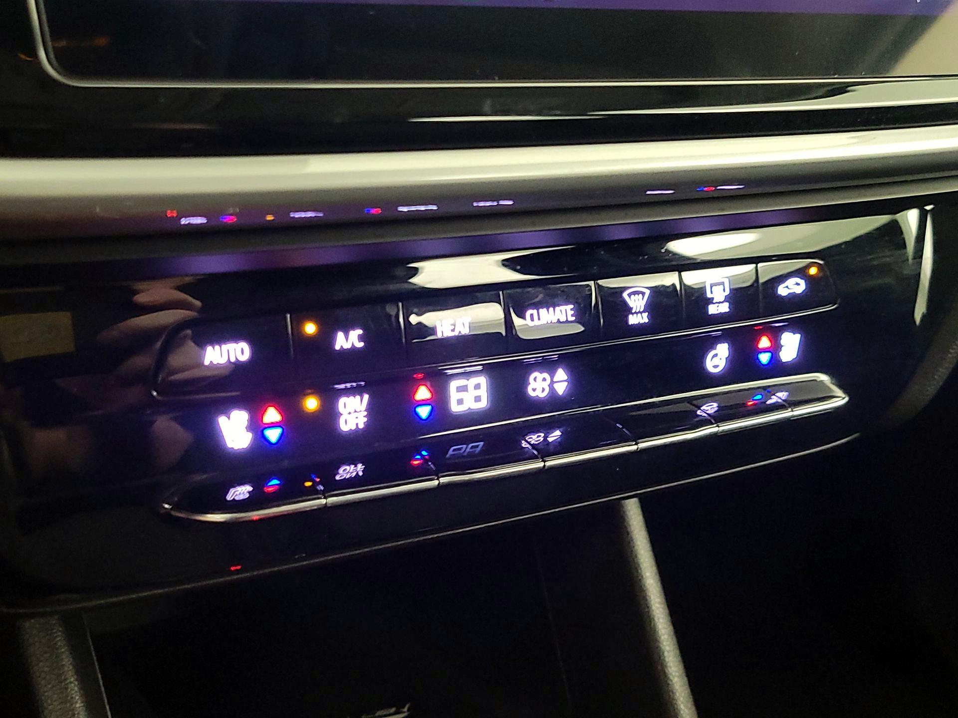 Thumbnail: 2023 Chevrolet Bolt EUV - 16