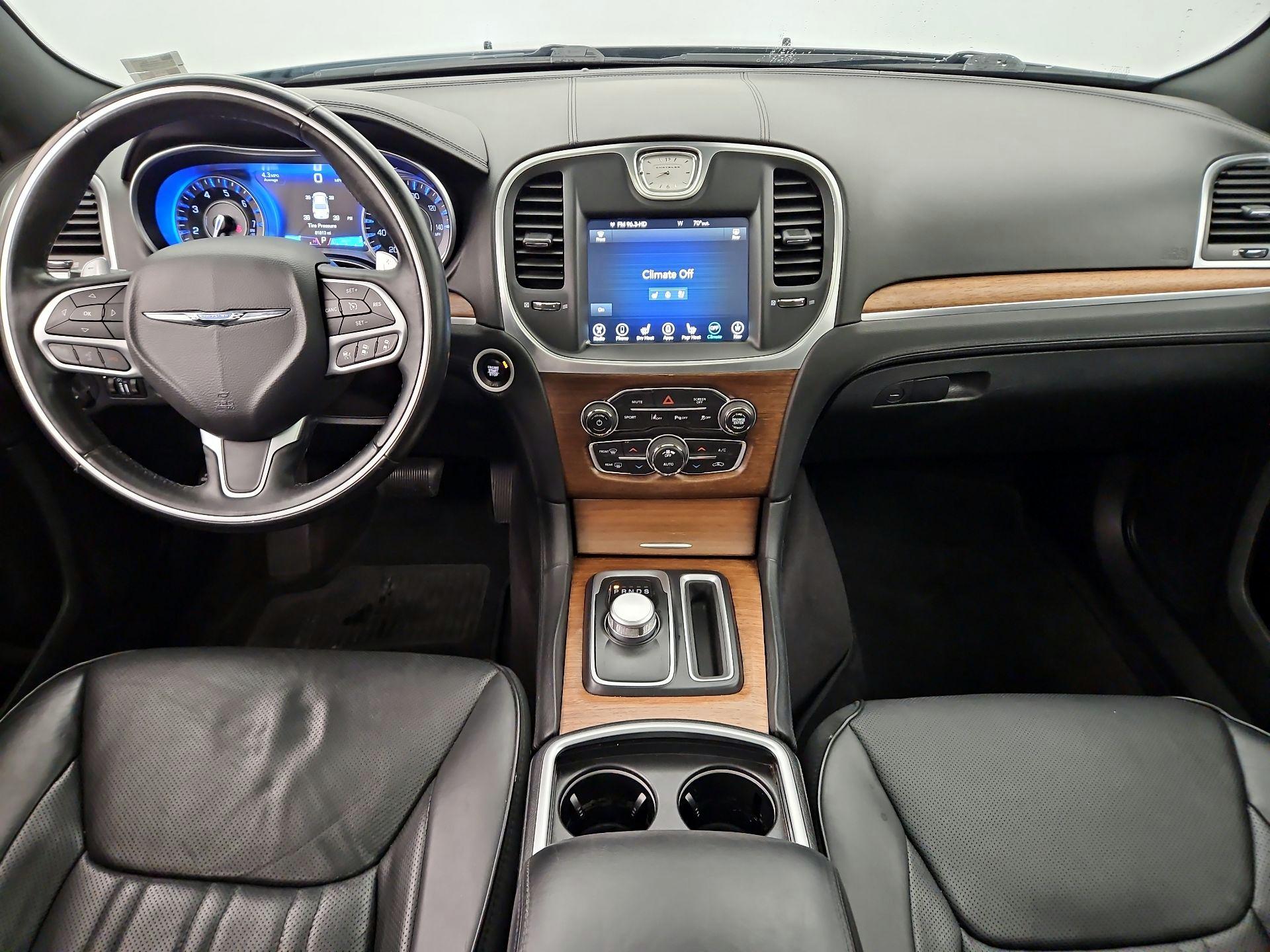 Thumbnail: 2017 Chrysler 300 - 9