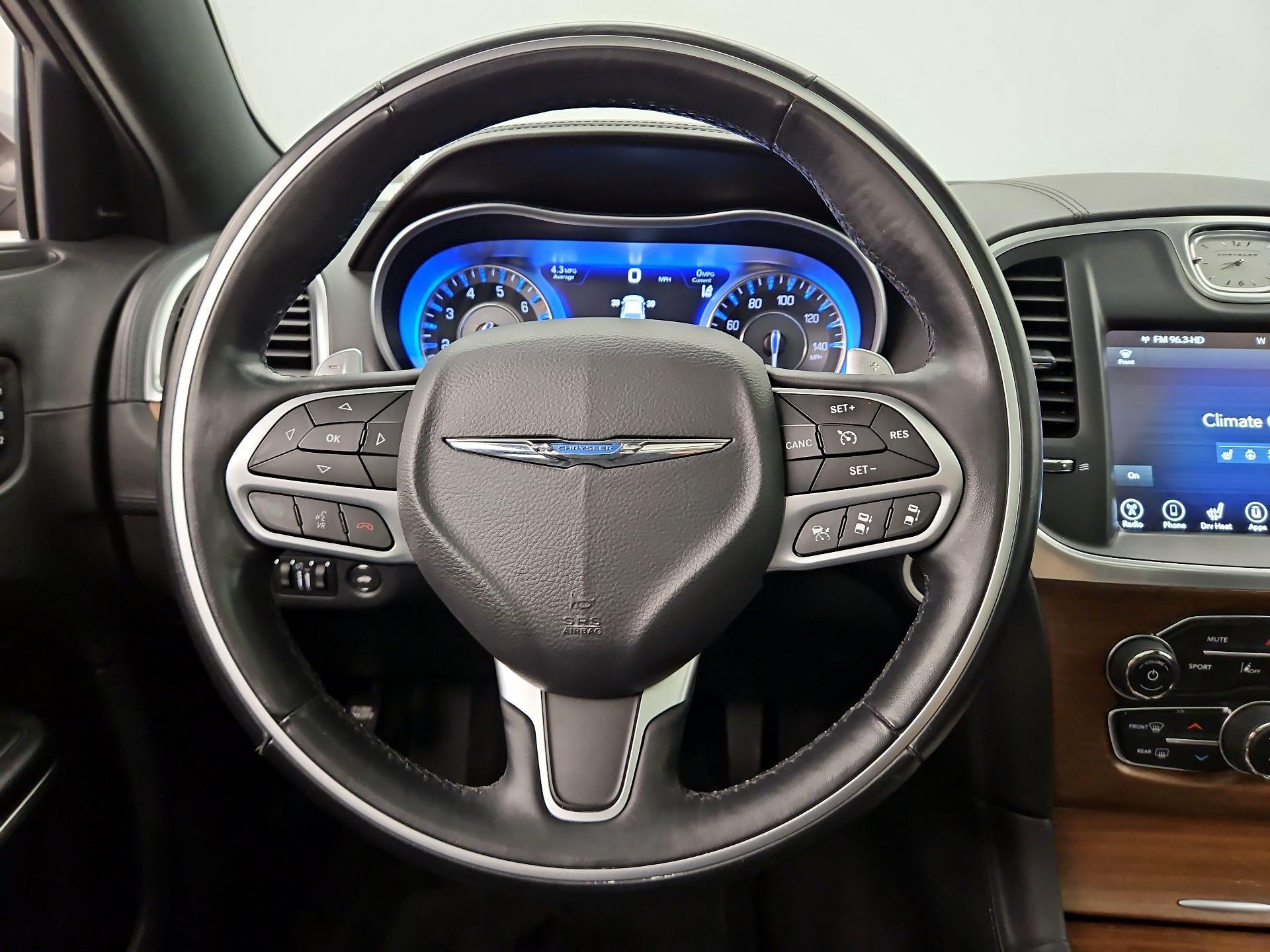 Thumbnail: 2017 Chrysler 300 - 10