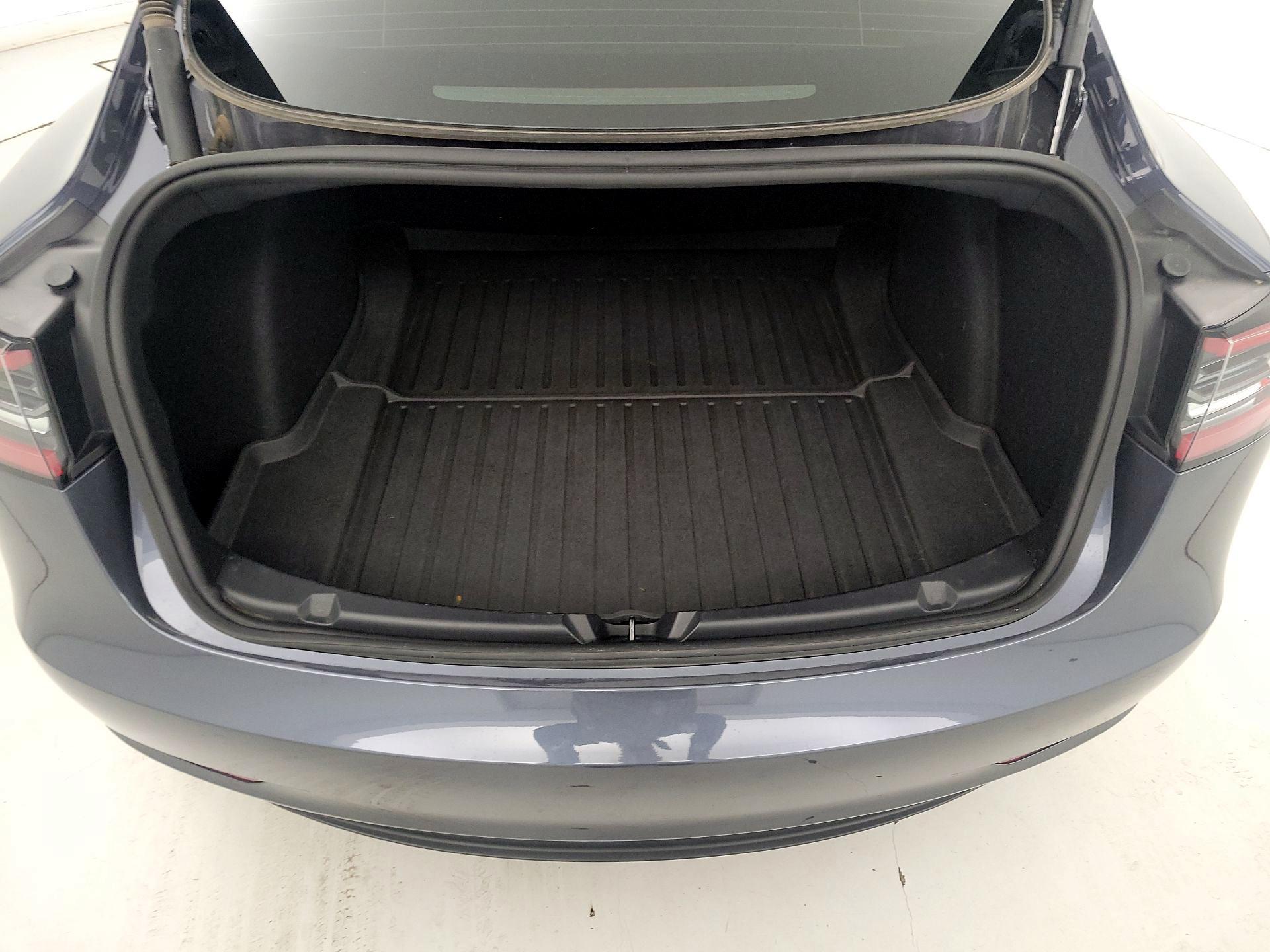 Thumbnail: 2023 Tesla Model 3 - 19