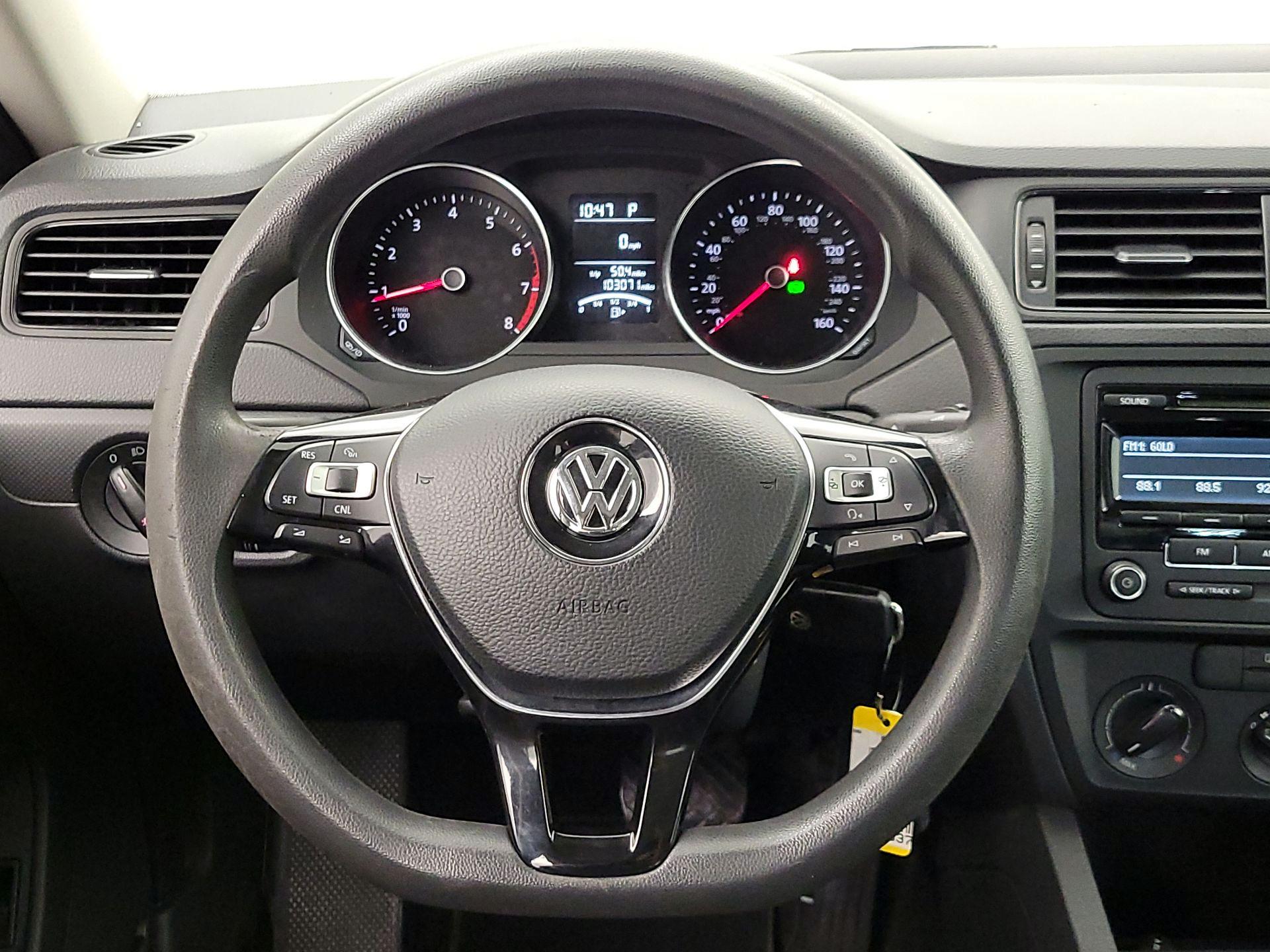 Thumbnail: 2015 Volkswagen Jetta - 10