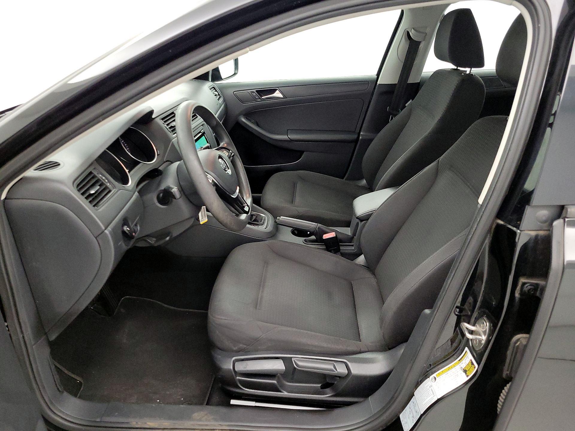 Thumbnail: 2015 Volkswagen Jetta - 11