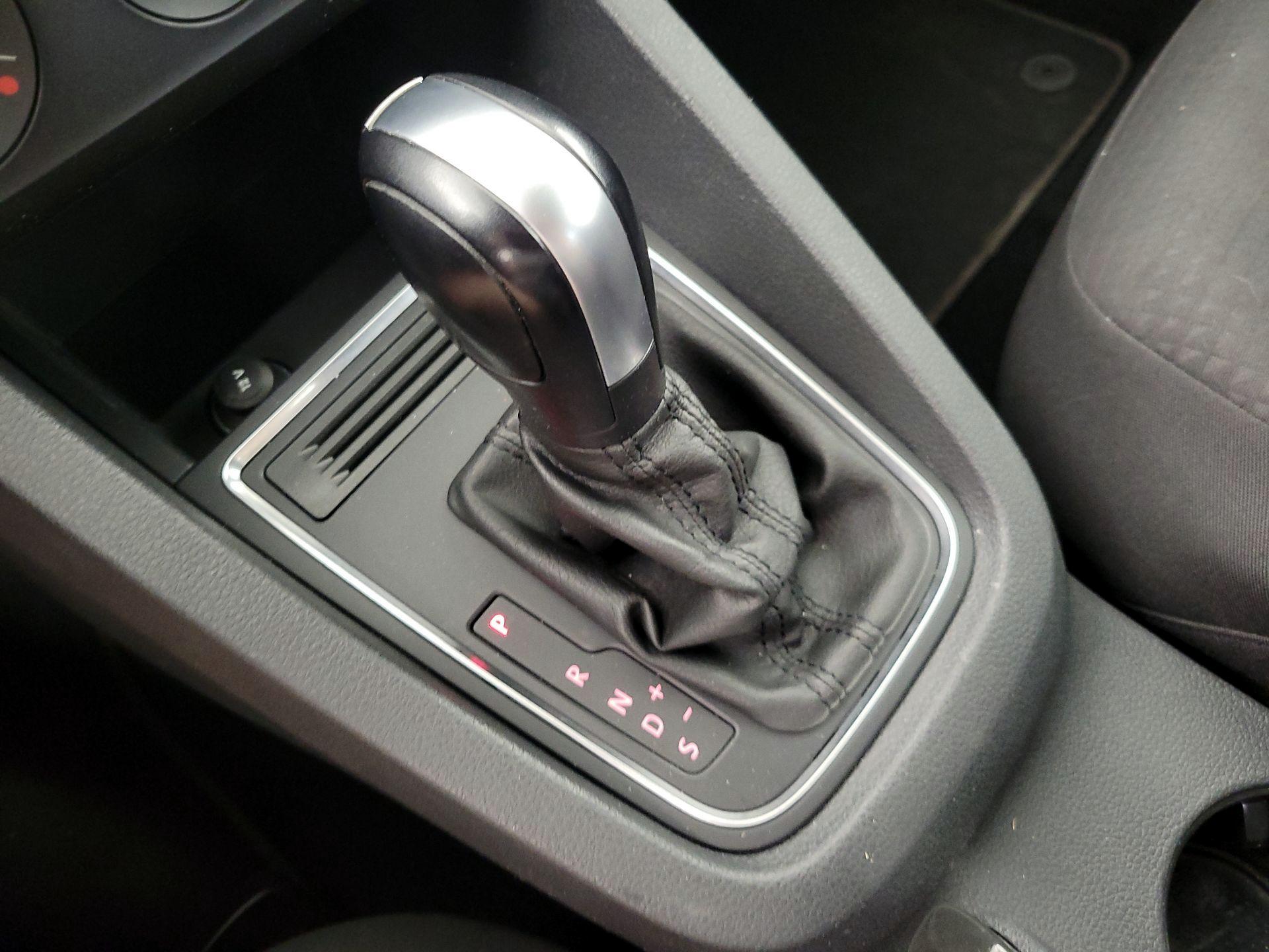 Thumbnail: 2015 Volkswagen Jetta - 15