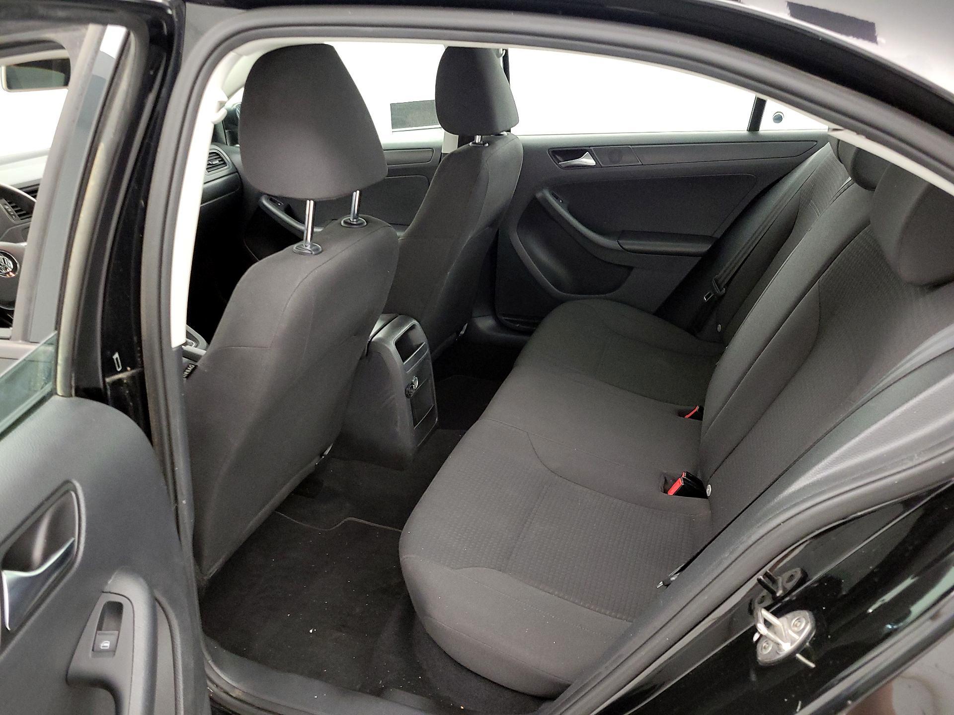 Thumbnail: 2015 Volkswagen Jetta - 17